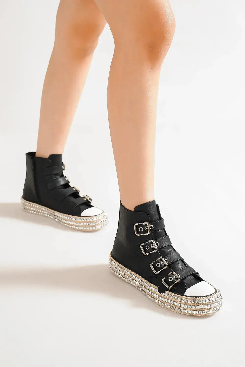 Beast Fashion Multi-Buckle Straps Studded Platform Sneakers Image principale du produit