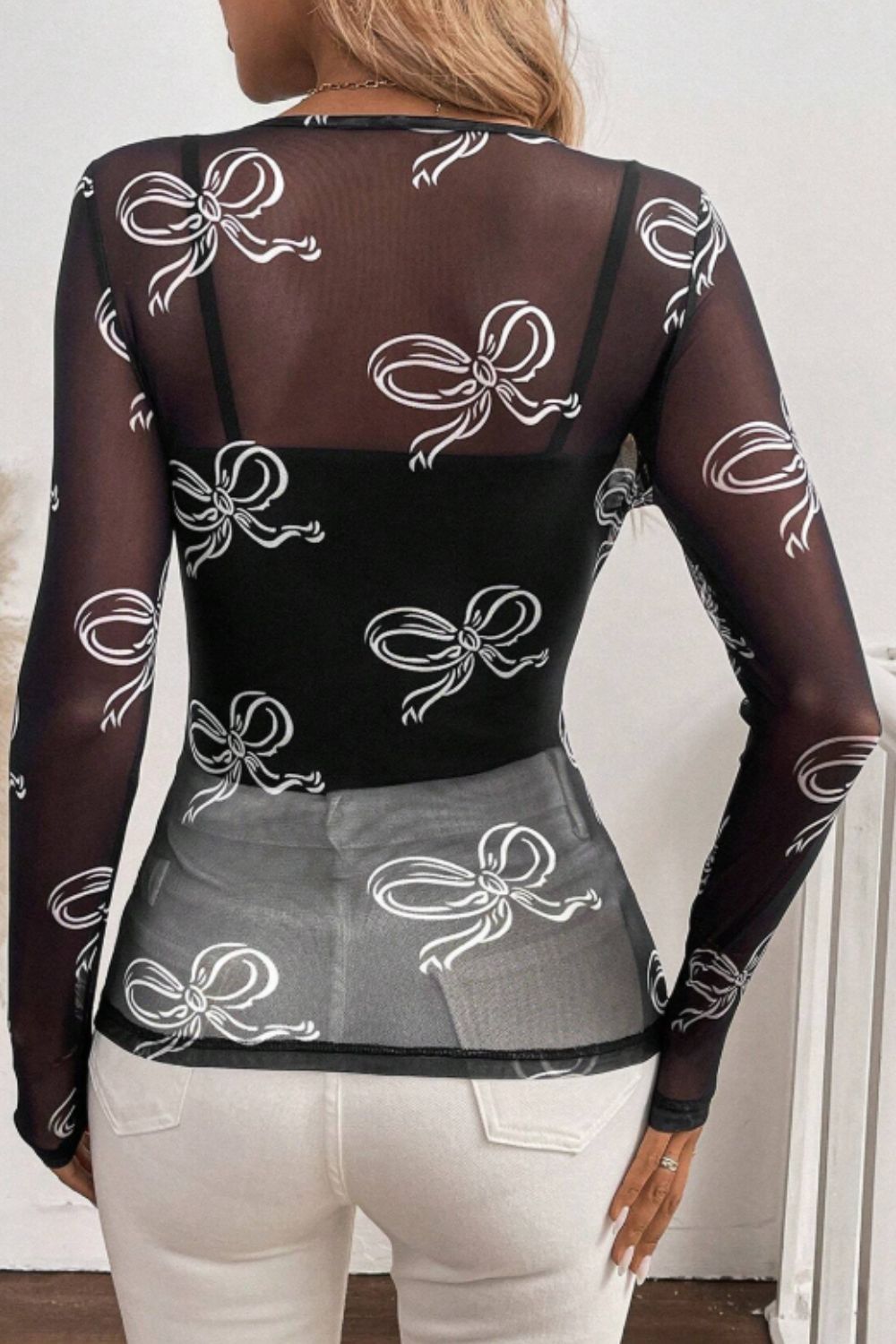 Haut à manches longues et col rond avec nœud Image secondaire du produit