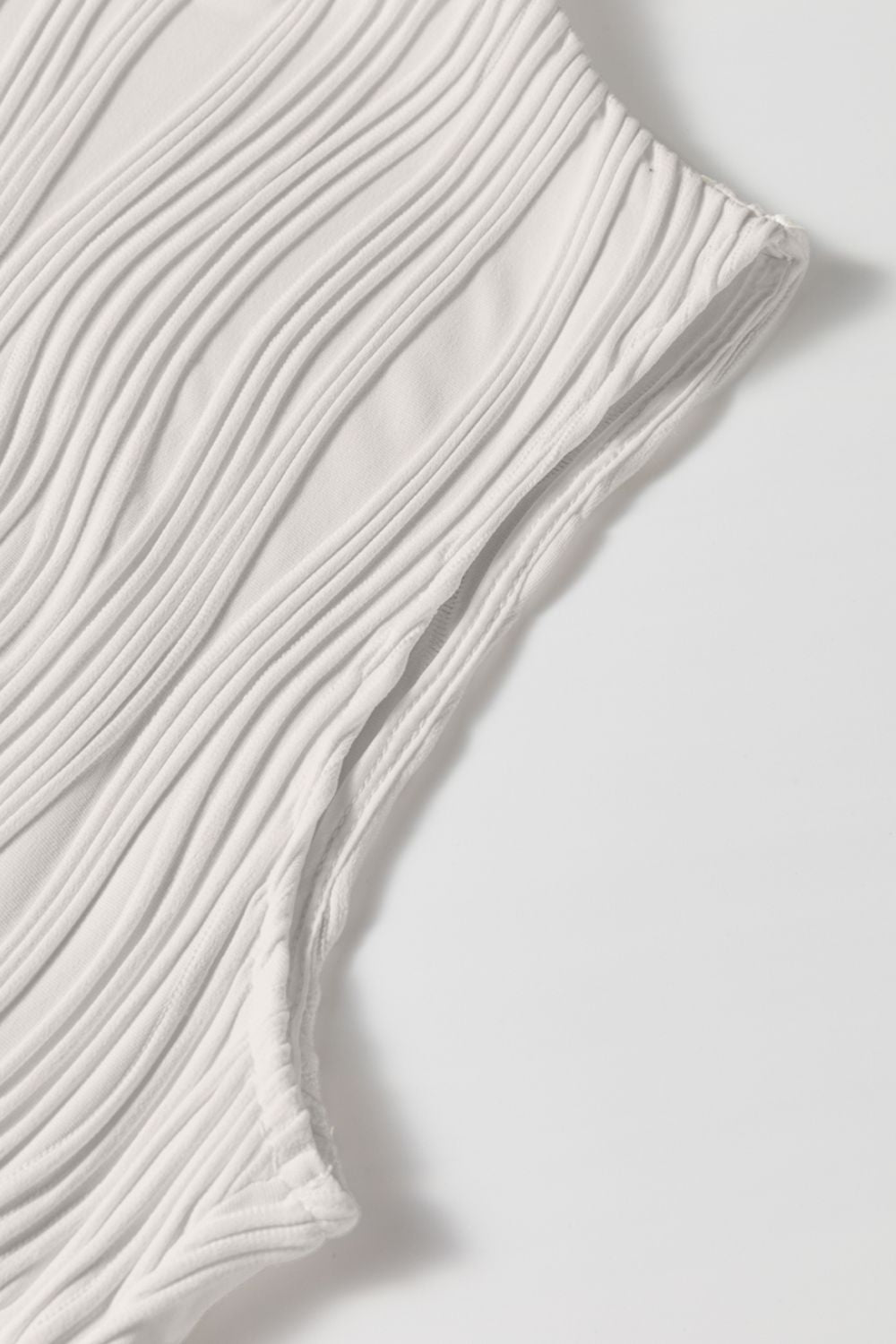 Wavy Textured Mock Neck Tank - felvior