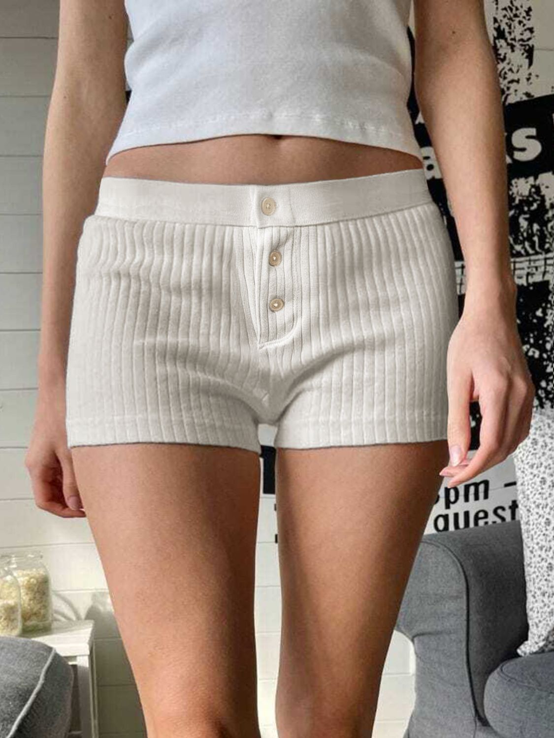 Devine Button Detail Shorts - felvior