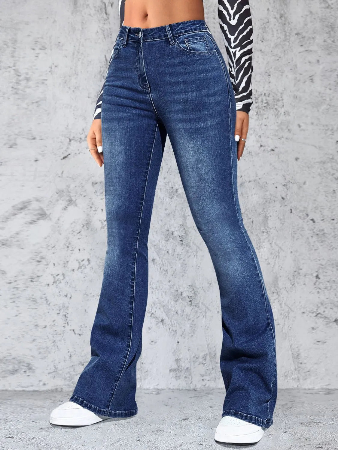 High Rise Jeans with Pockets
