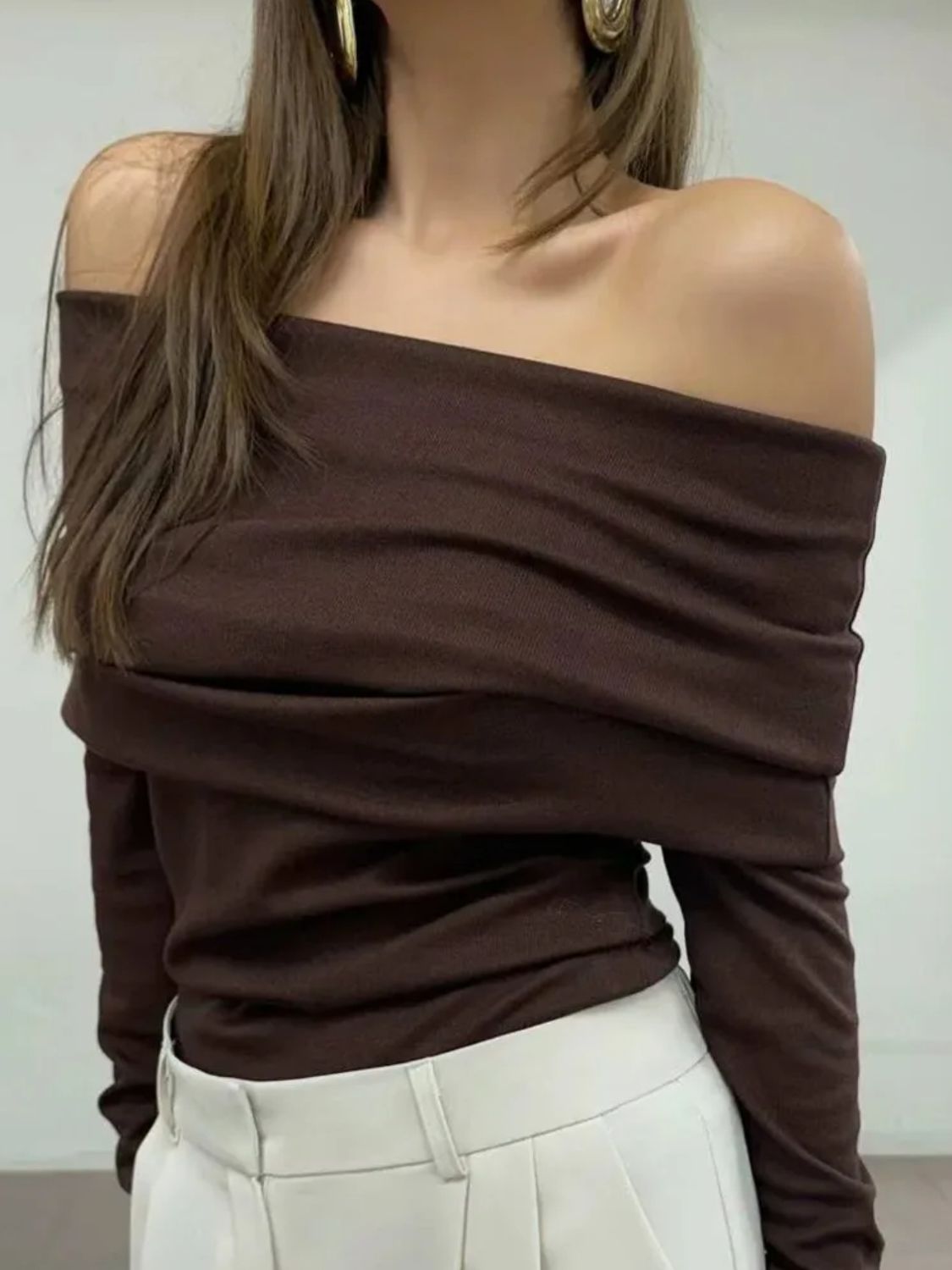 Off-Shoulder Long Sleeve Knit Top - felvior