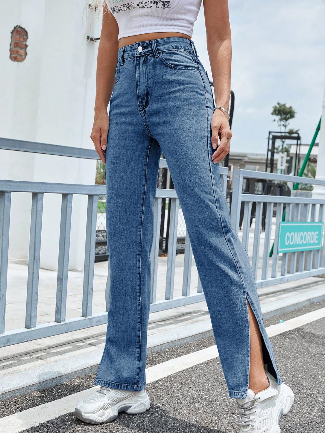 Slit High Waist Jeans with Pockets Hauptbild