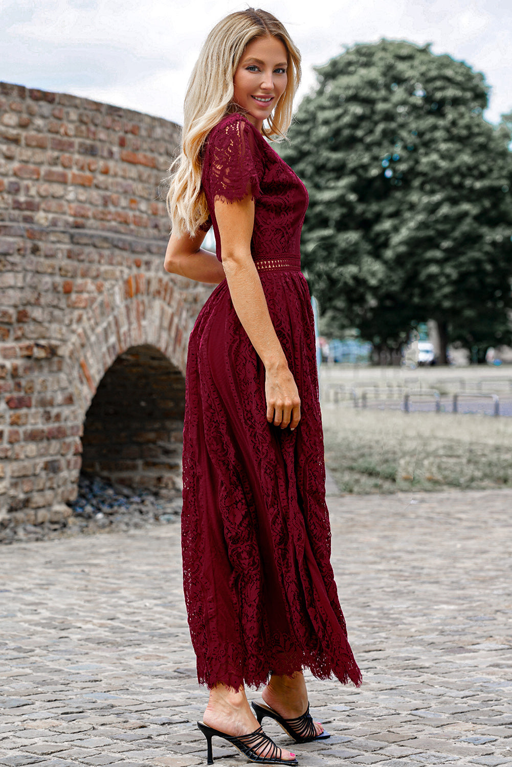 Scalloped Trim Lace Plunge Dress - felvior