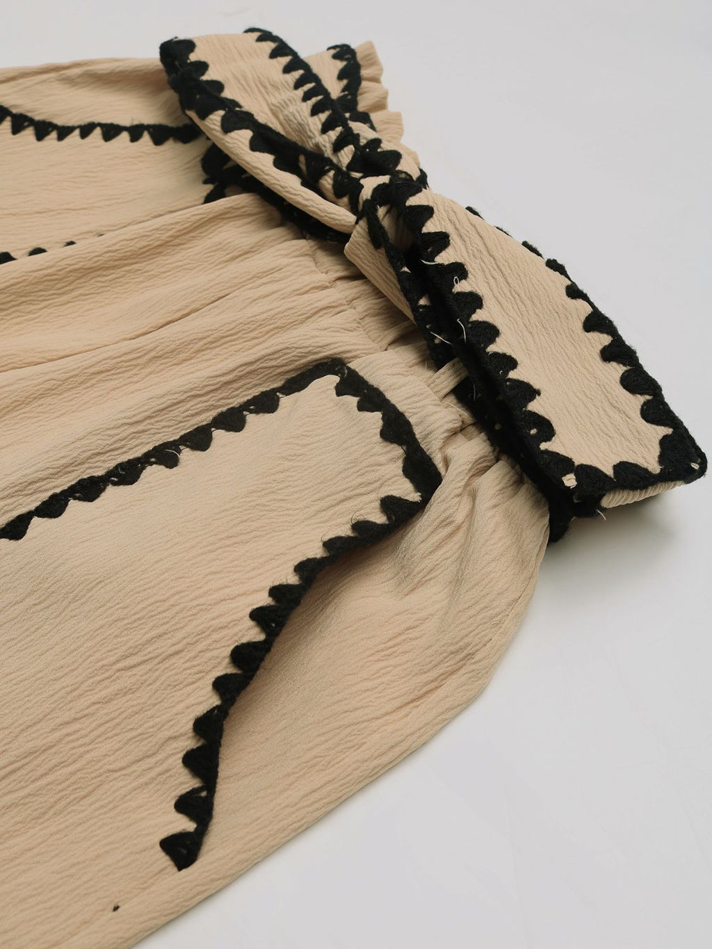 Perfee Tied Contrast Trim Shorts