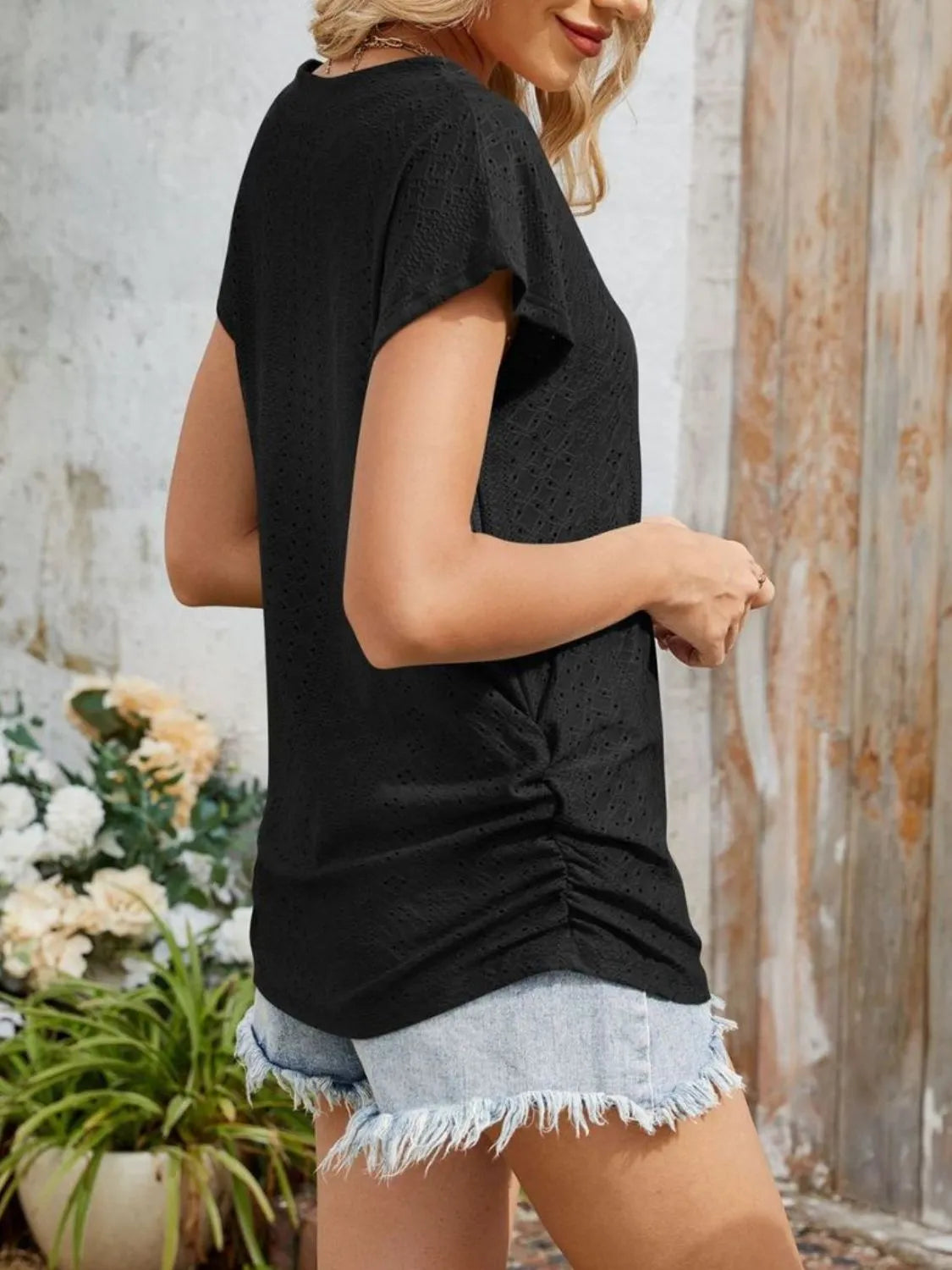 Eyelet V-Neck Short Sleeve Top - felvior