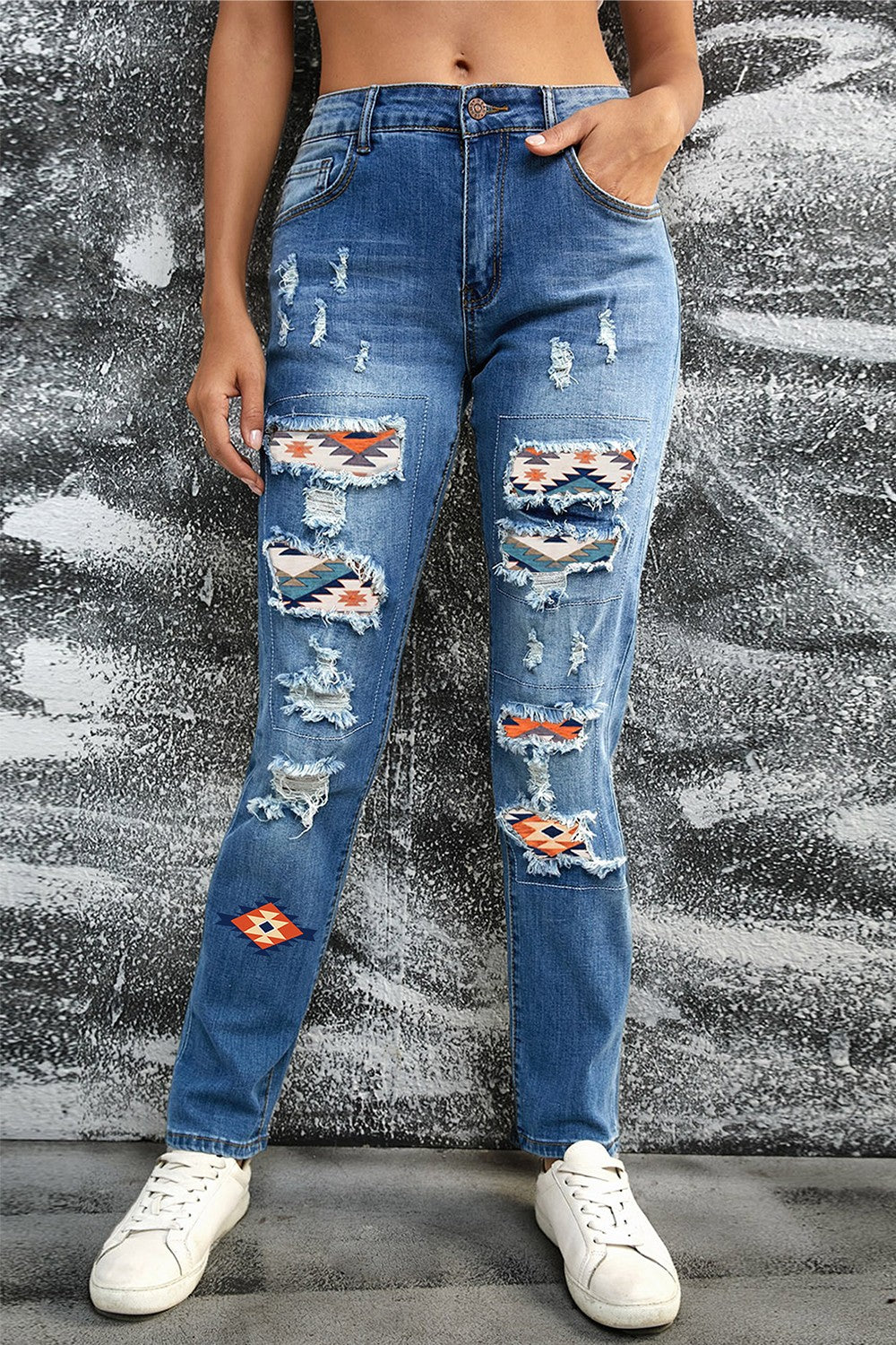 Distressed Straight Jeans with Pockets - felvior