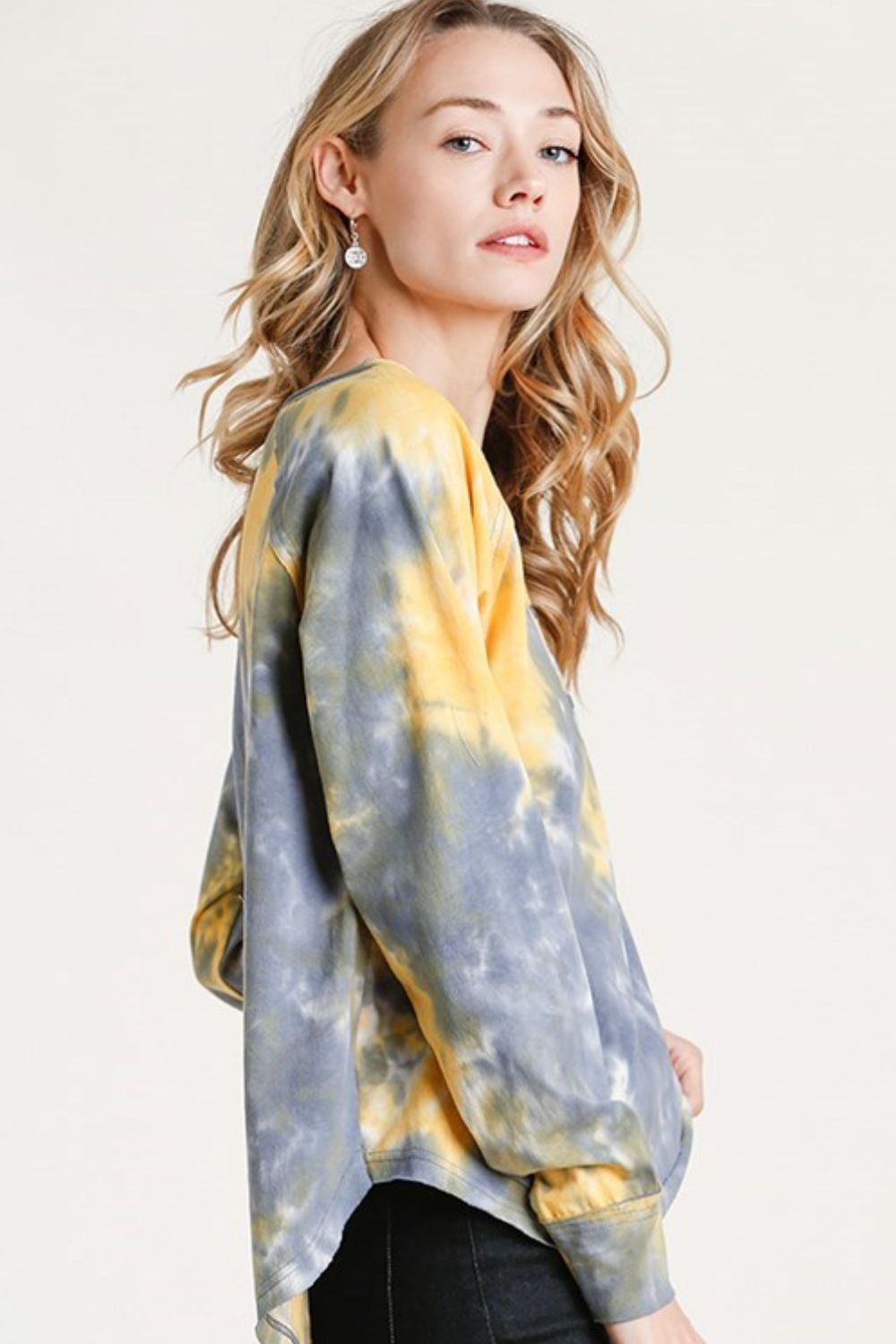 Haut Umgee à manches longues raglan boutonné et tie-dye, grande taille Image secondaire du produit