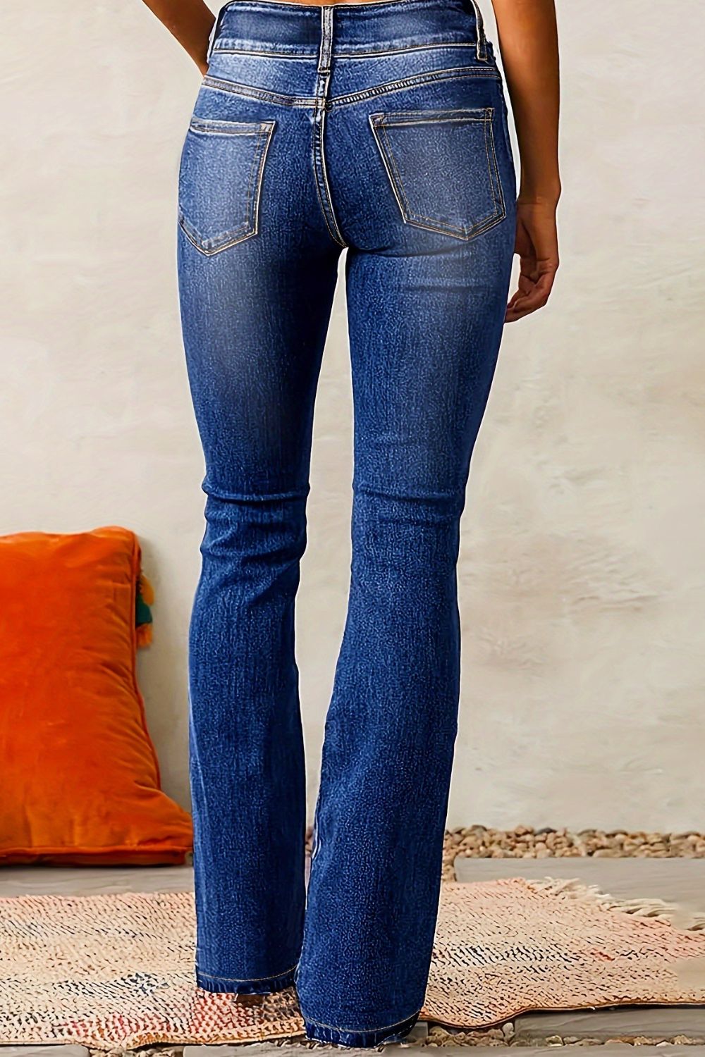 Bootcut-Jeans mit Cat Whisker-Waschung Zweitbild