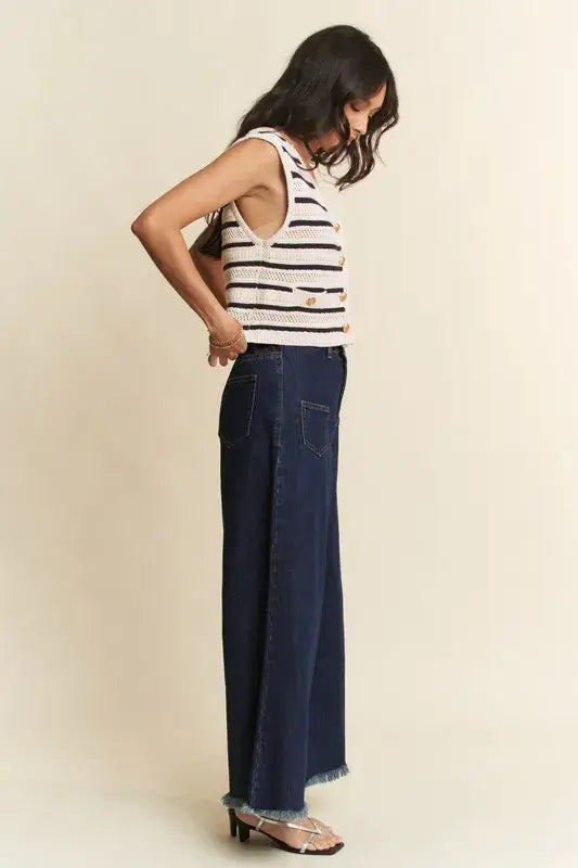 Davi & Dani Sleeveless Cropped Striped Sweater Knit Vest Top