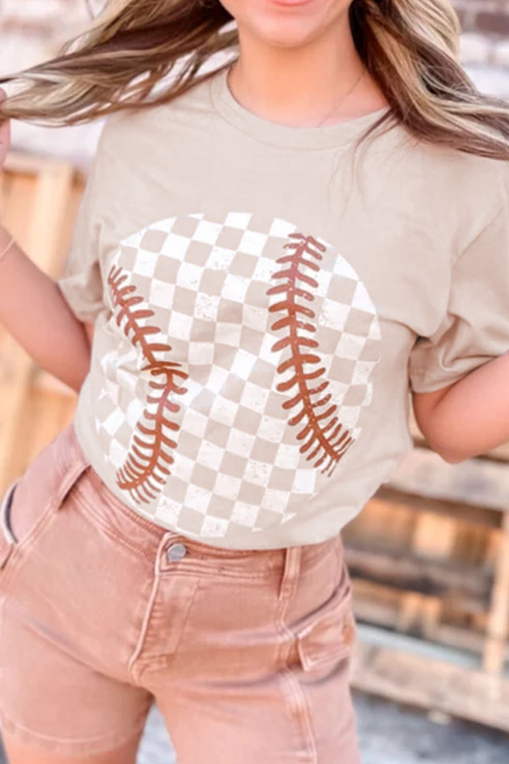 Contrast Checkered Baseball Graphic Round Neck Short Sleeve T-Shirt Image principale du produit