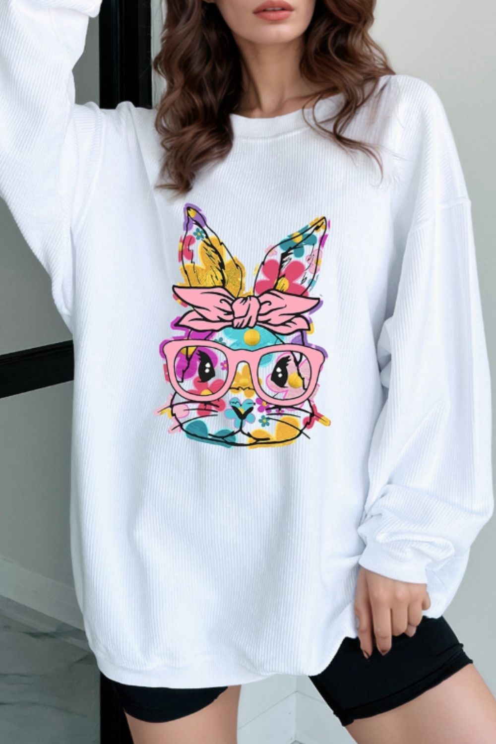 Bunny Graphic Round Neck Sweatshirt Image principale du produit
