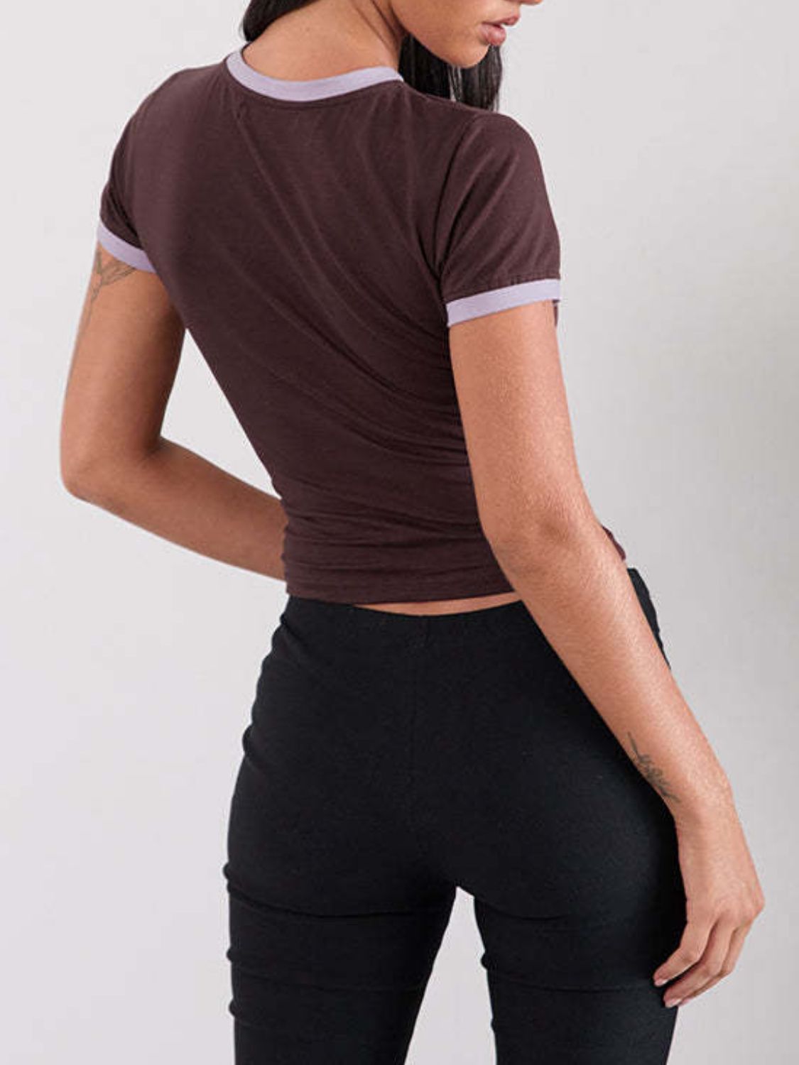 T-Shirt mit Buchstaben Grafik und Rundhalsausschnitt Zweitbild