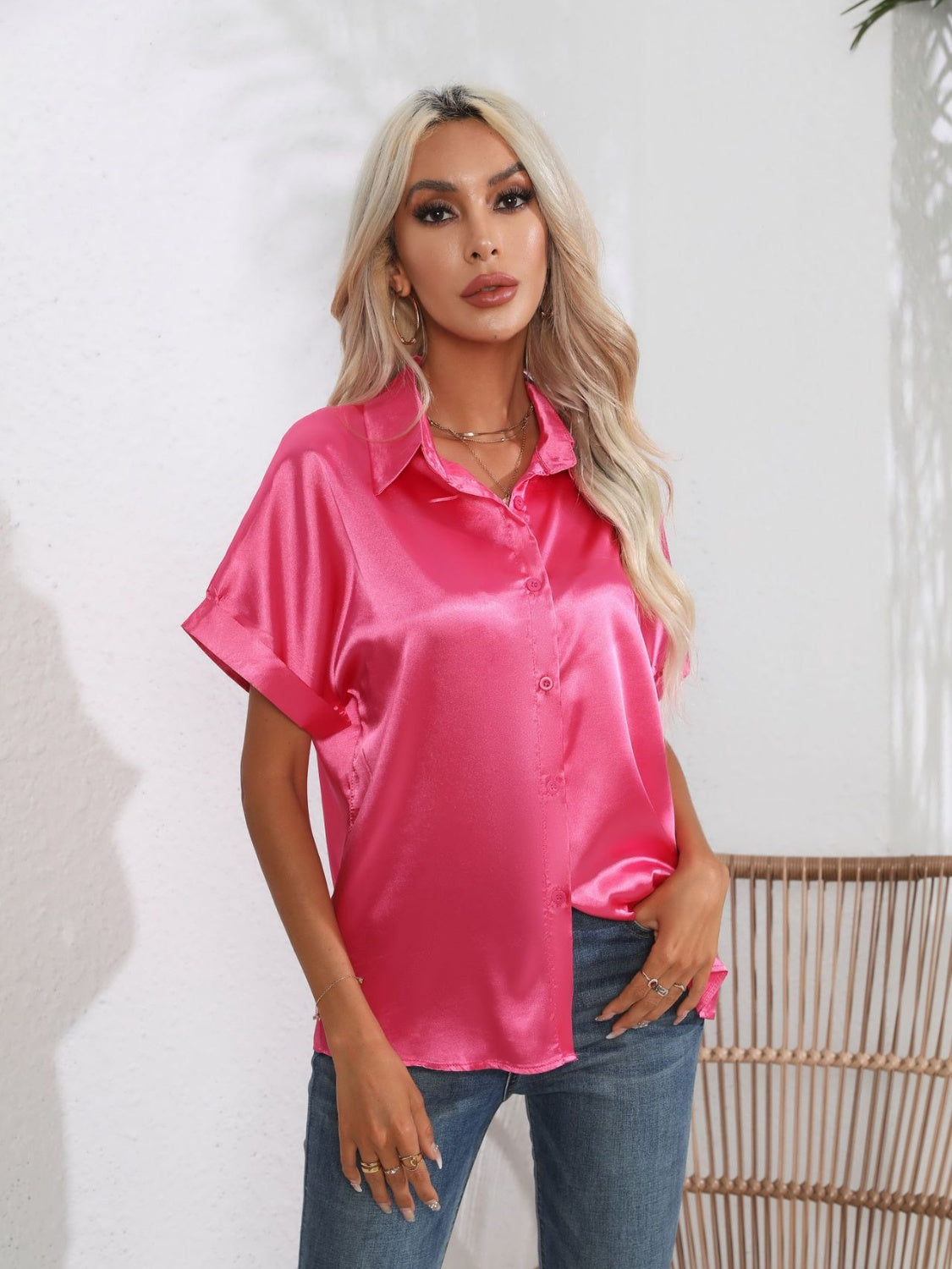 Button Down Collared Neck Short Sleeve Satin Shirt Image principale du produit