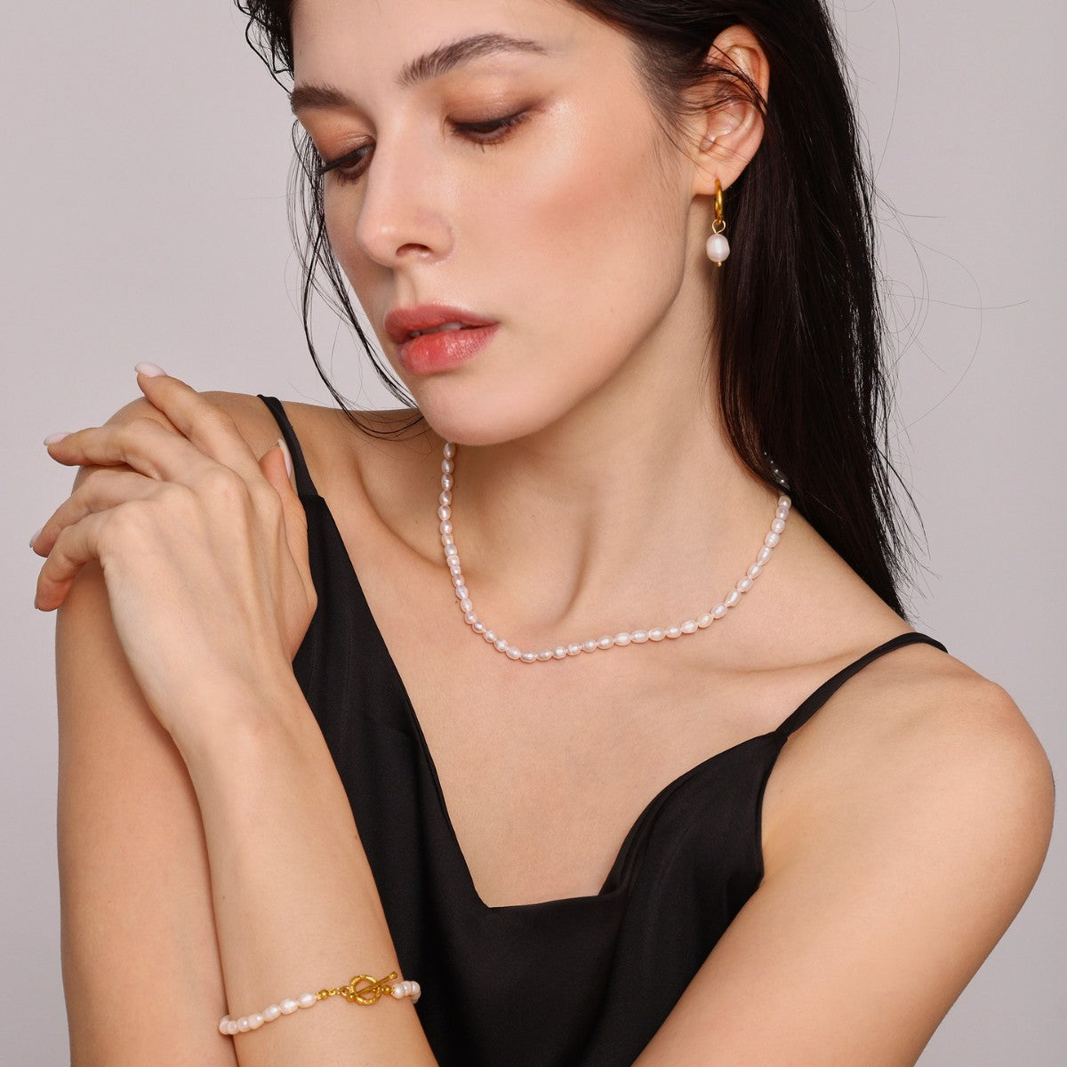 Pearl Necklace, Bracelet and Earrings 4-Piece Jewelry Set - felvior