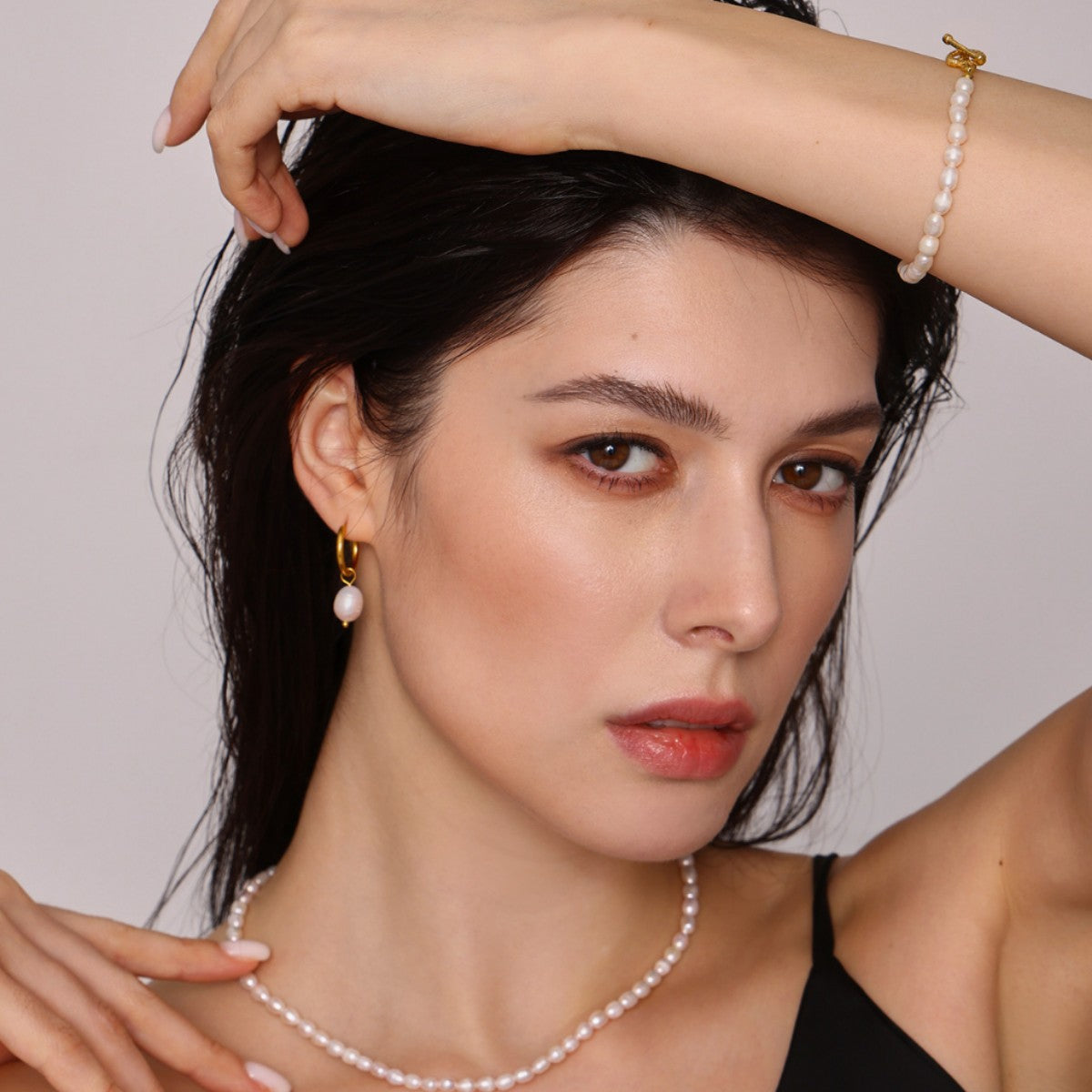 Pearl Necklace, Bracelet and Earrings 4-Piece Jewelry Set - felvior