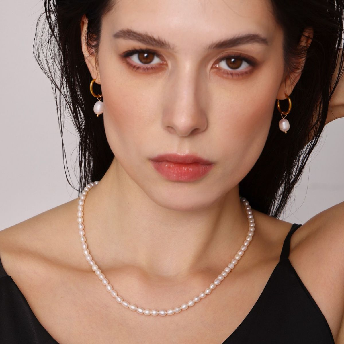 Pearl Necklace, Bracelet and Earrings 4-Piece Jewelry Set - felvior