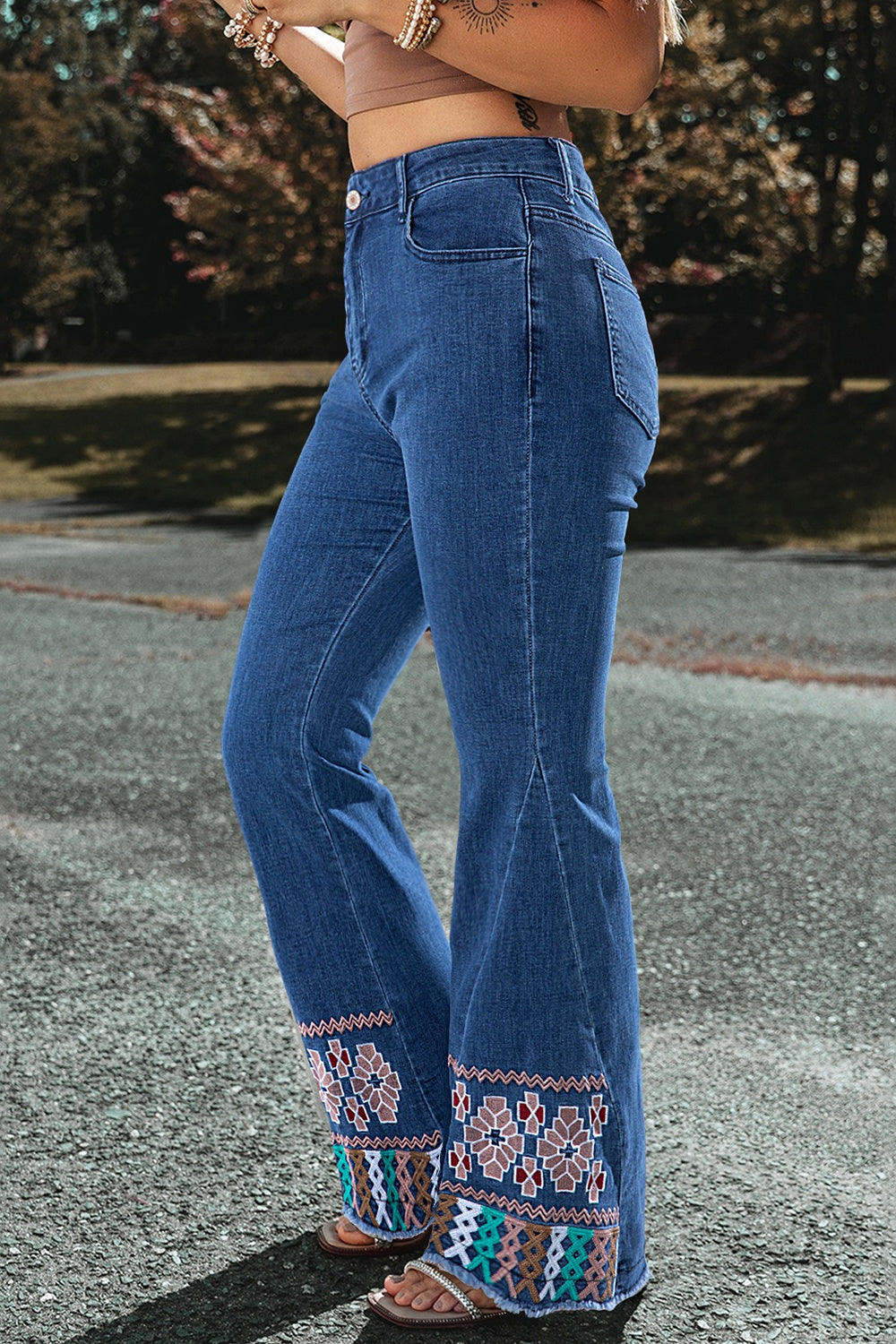 Embroidered Bootcut Jeans - felvior