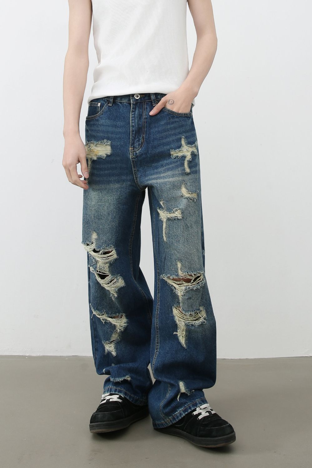 Men's Distressed Jeans with Pockets Hauptbild