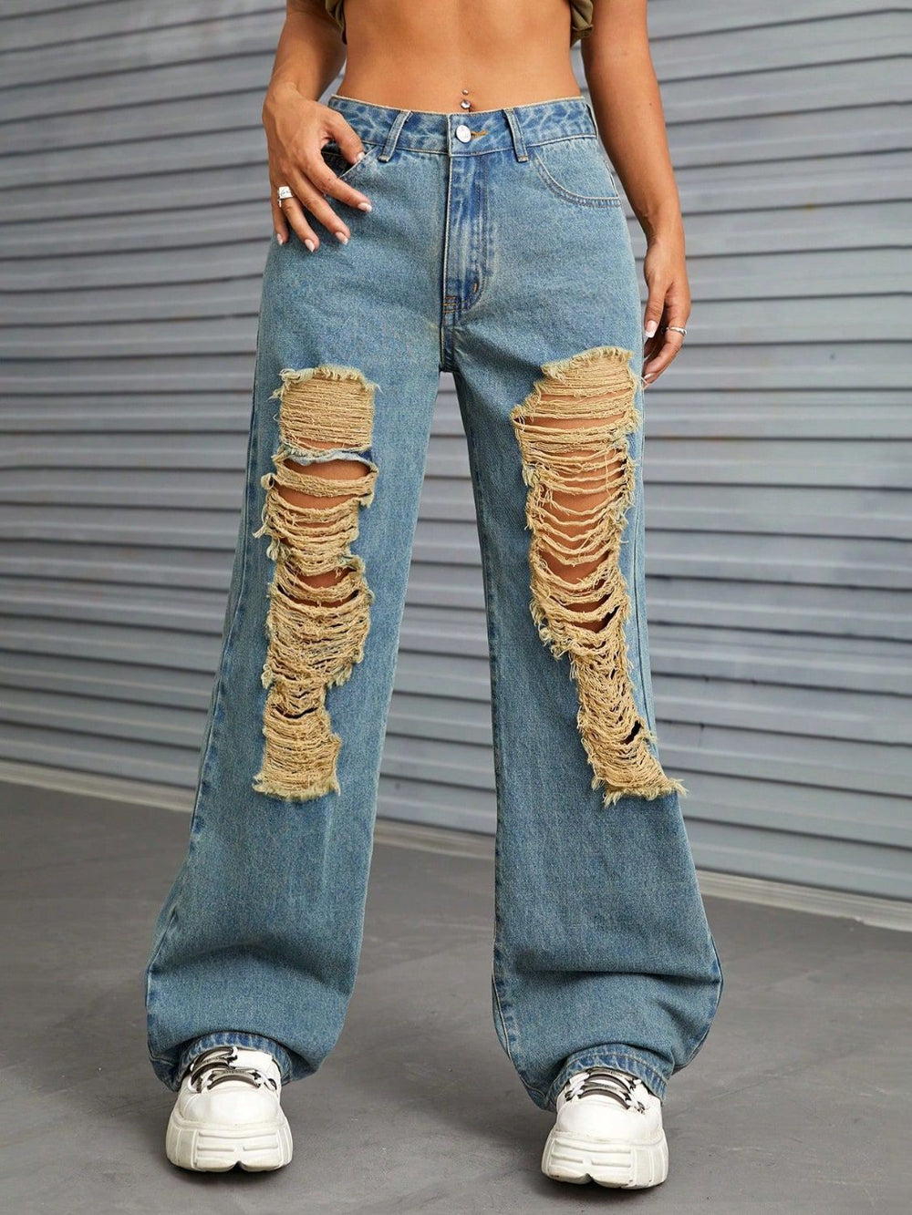 Distressed Wide Leg Jeans with Pockets - felvior