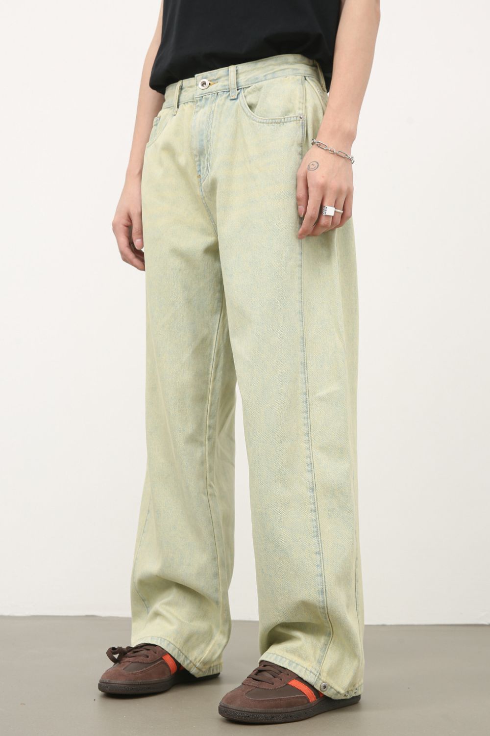 Men's Mid Rise Jeans with Pockets