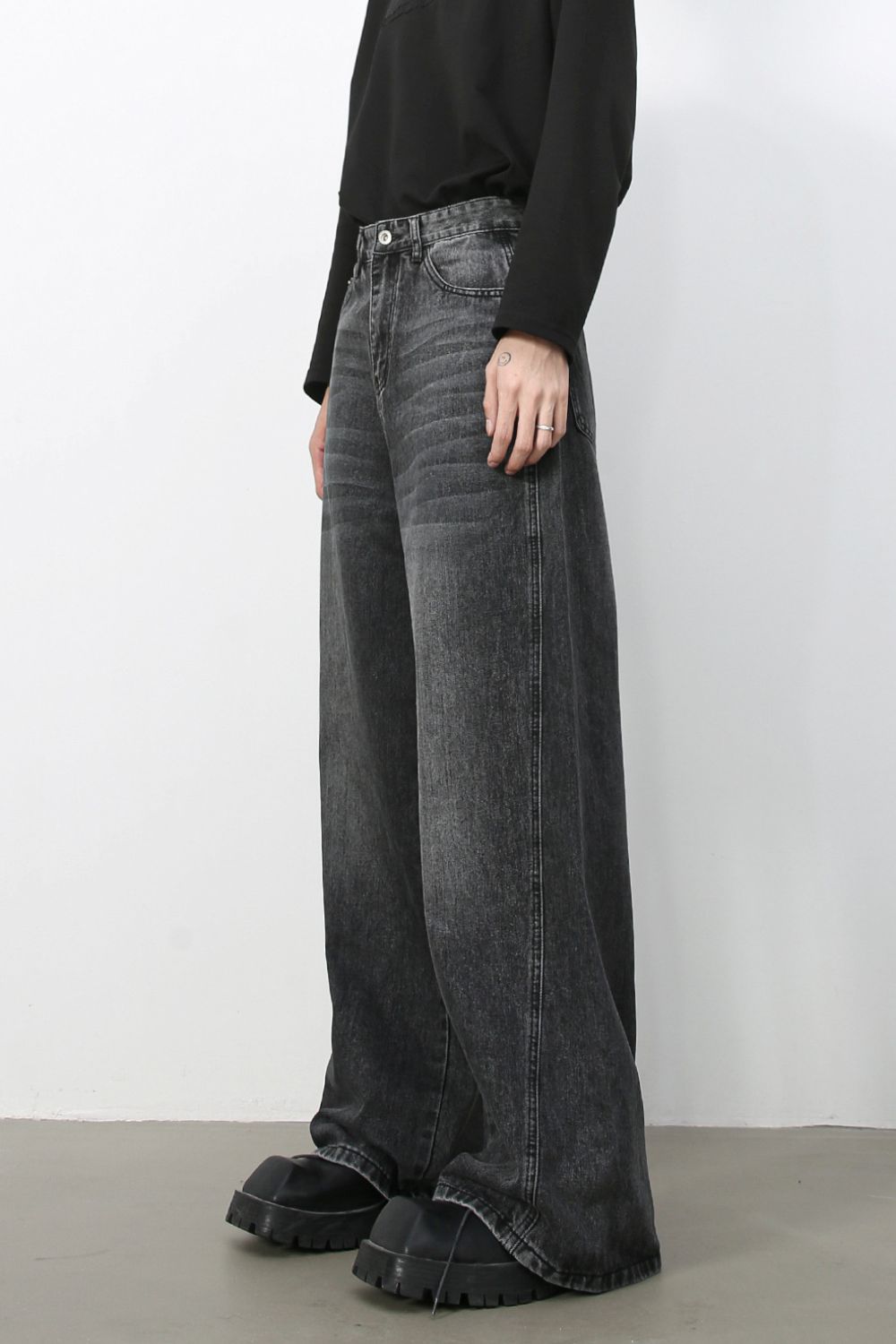 Men's Wide Leg Jeans