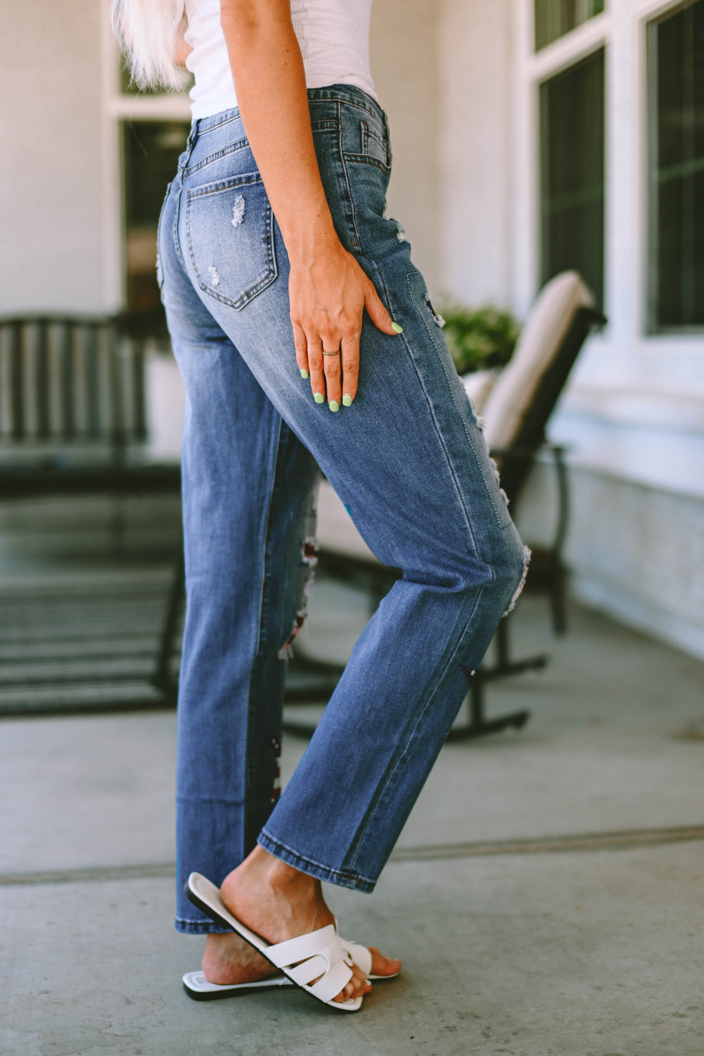 Distressed Straight Jeans with Pockets - felvior