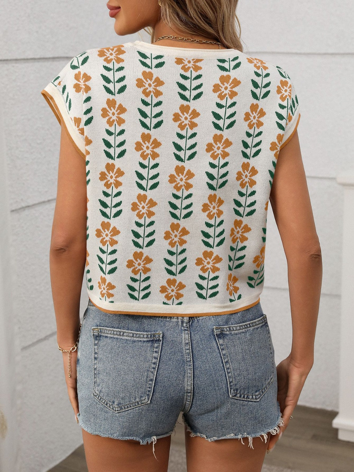 Flower Round Neck Short Sleeve Knit Top - felvior
