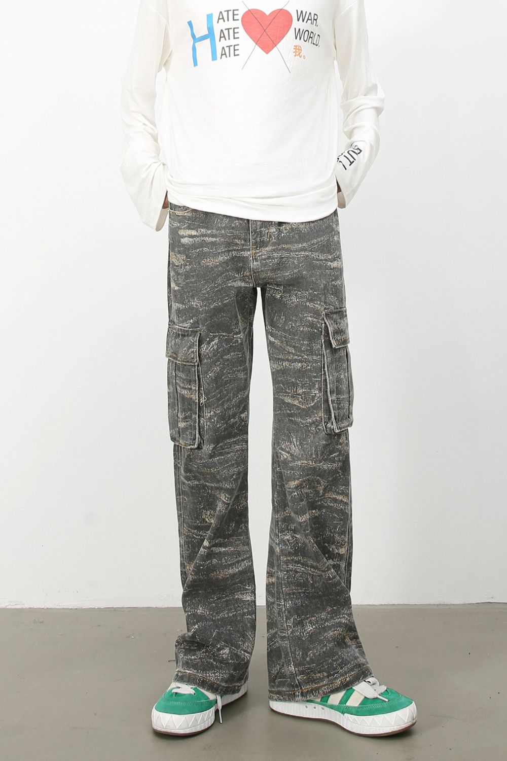 Men's Baggy Jeans with Cargo Pockets
