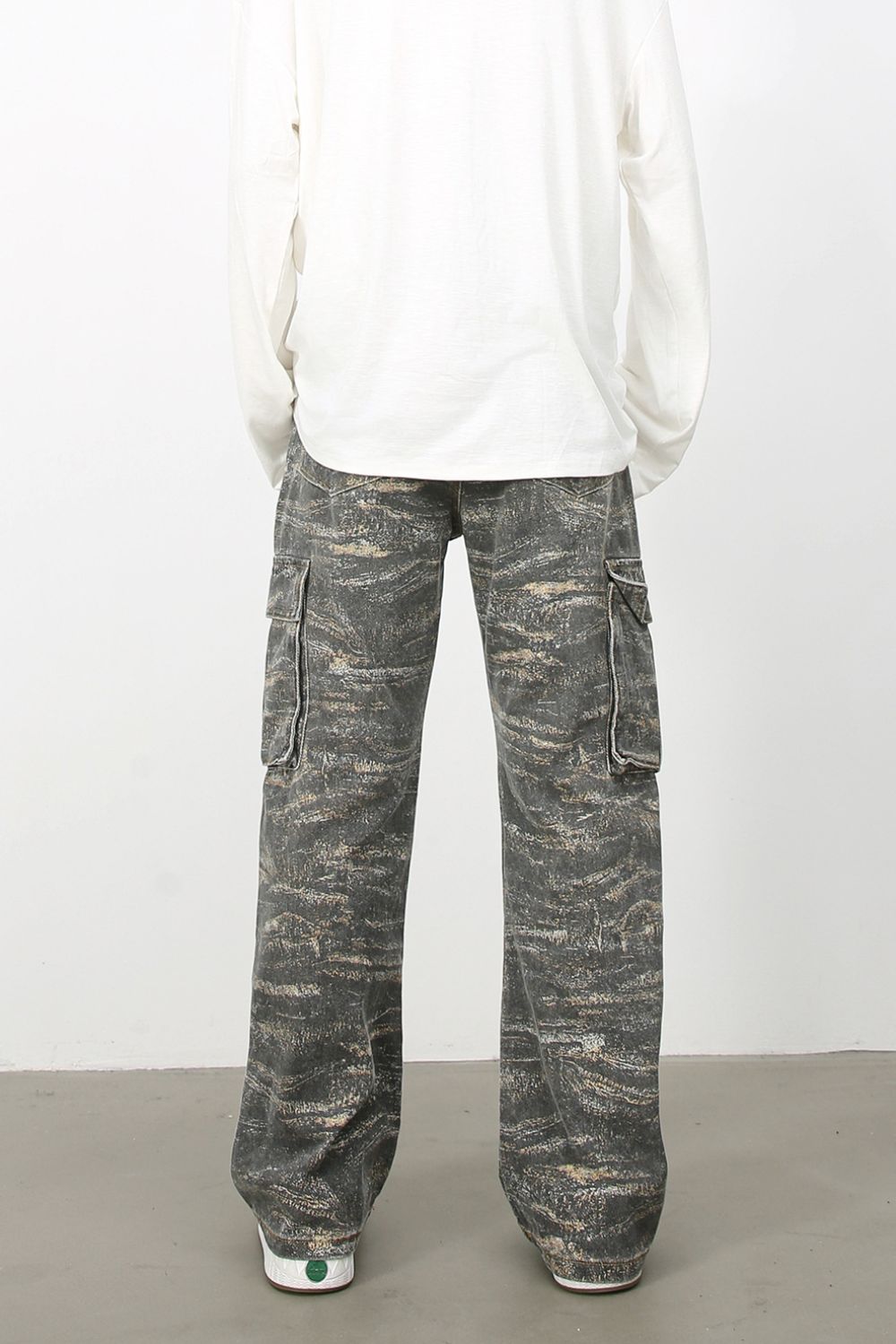 Men's Baggy Jeans with Cargo Pockets