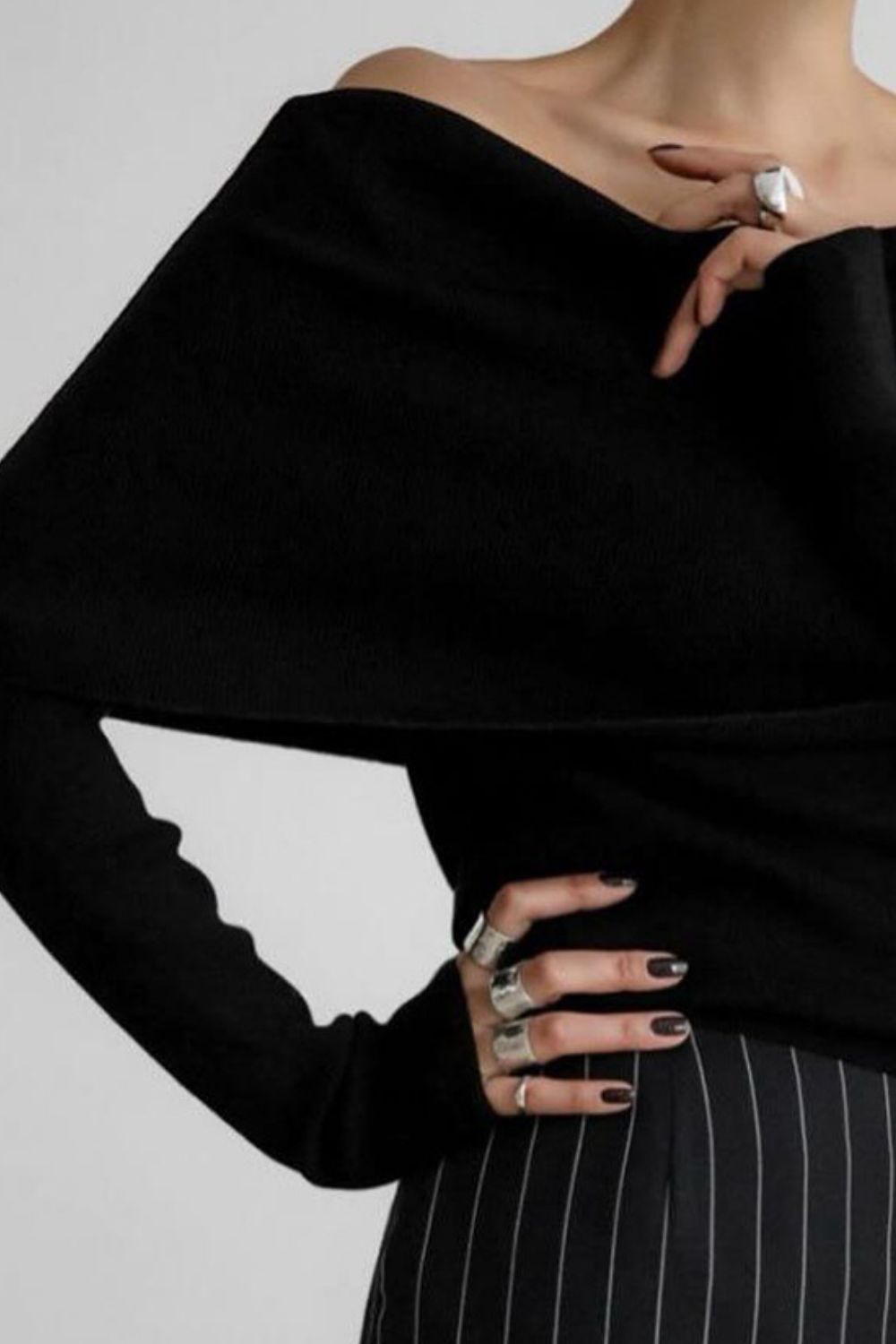 Off-Shoulder Long Sleeve Knit Top - felvior