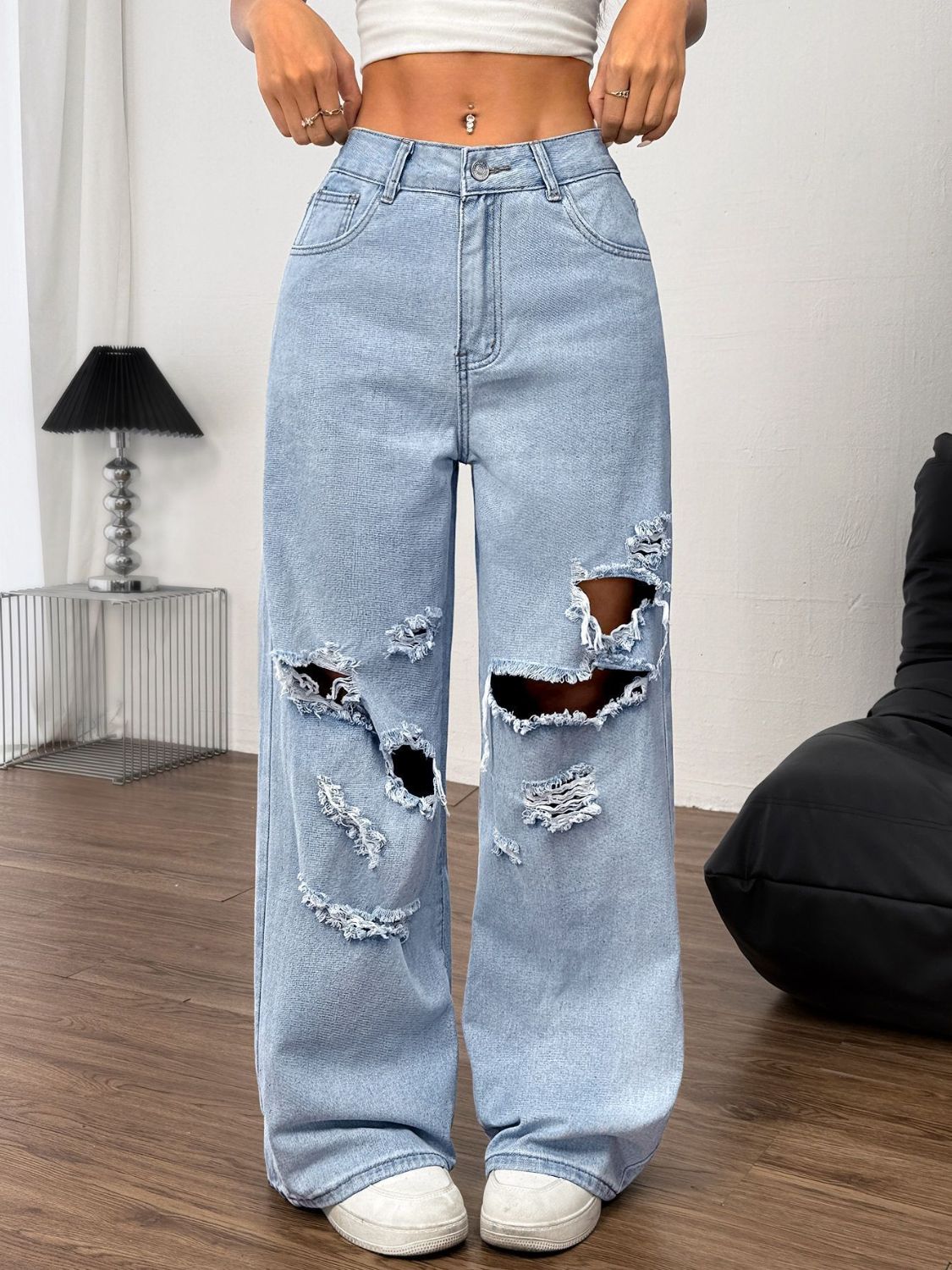 Distressed Wide Leg Jeans with Pockets - felvior