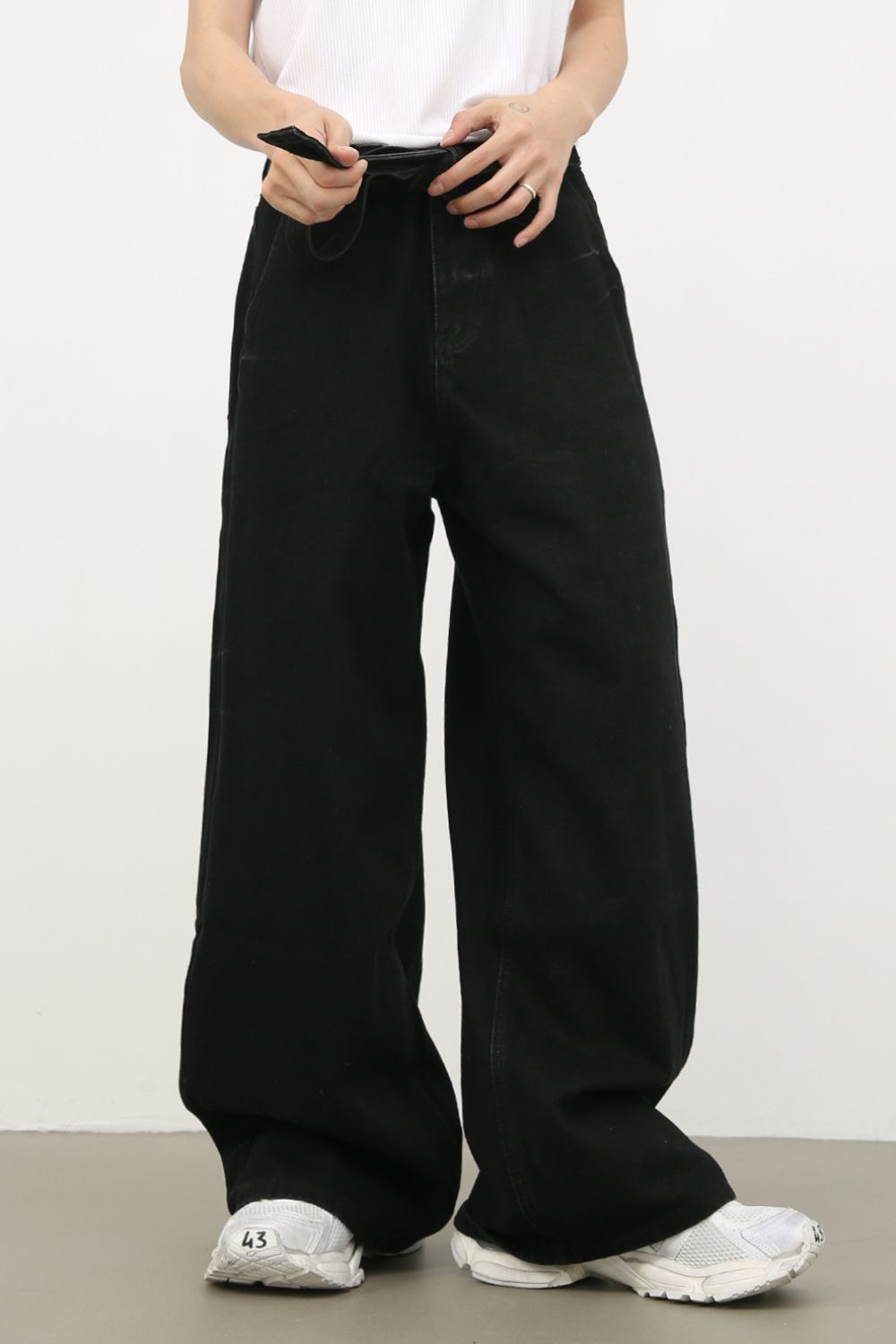 Men's Mid Rise Wide Leg Jeans
