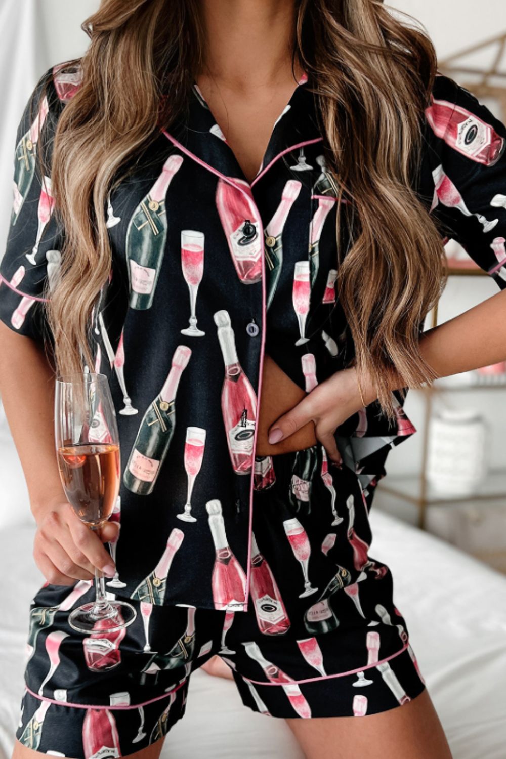 Champagne Print Short Sleeve Top and Shorts Set Image principale du produit