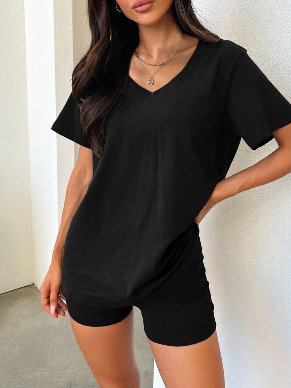 V-Neck T-Shirt and Shorts Set - felvior