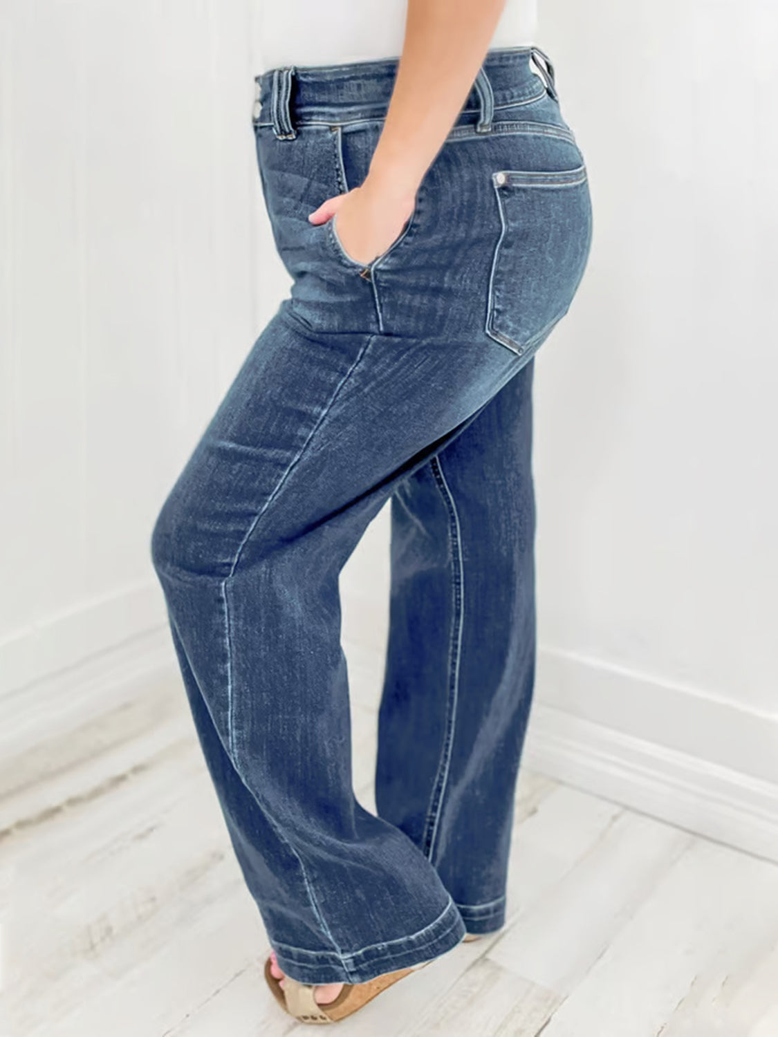 Washed Straight Leg Jeans - felvior