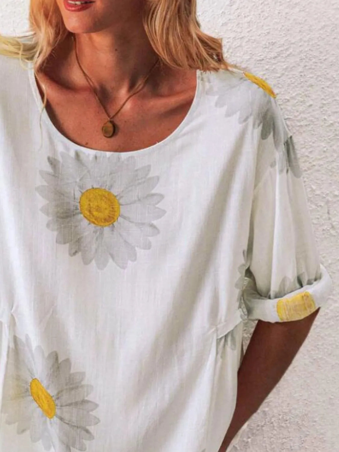 Full Size Flower Round Neck Half Sleeve T-Shirt Plus Size - felvior