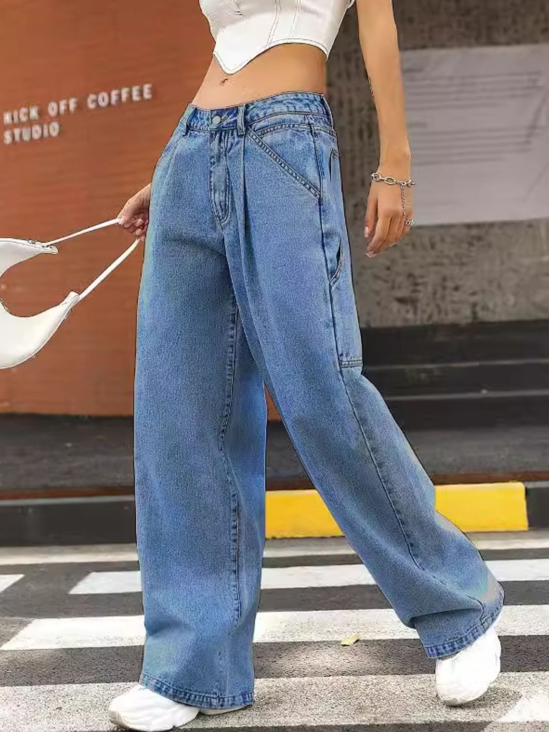 Wide Leg Jeans with Pockets - felvior