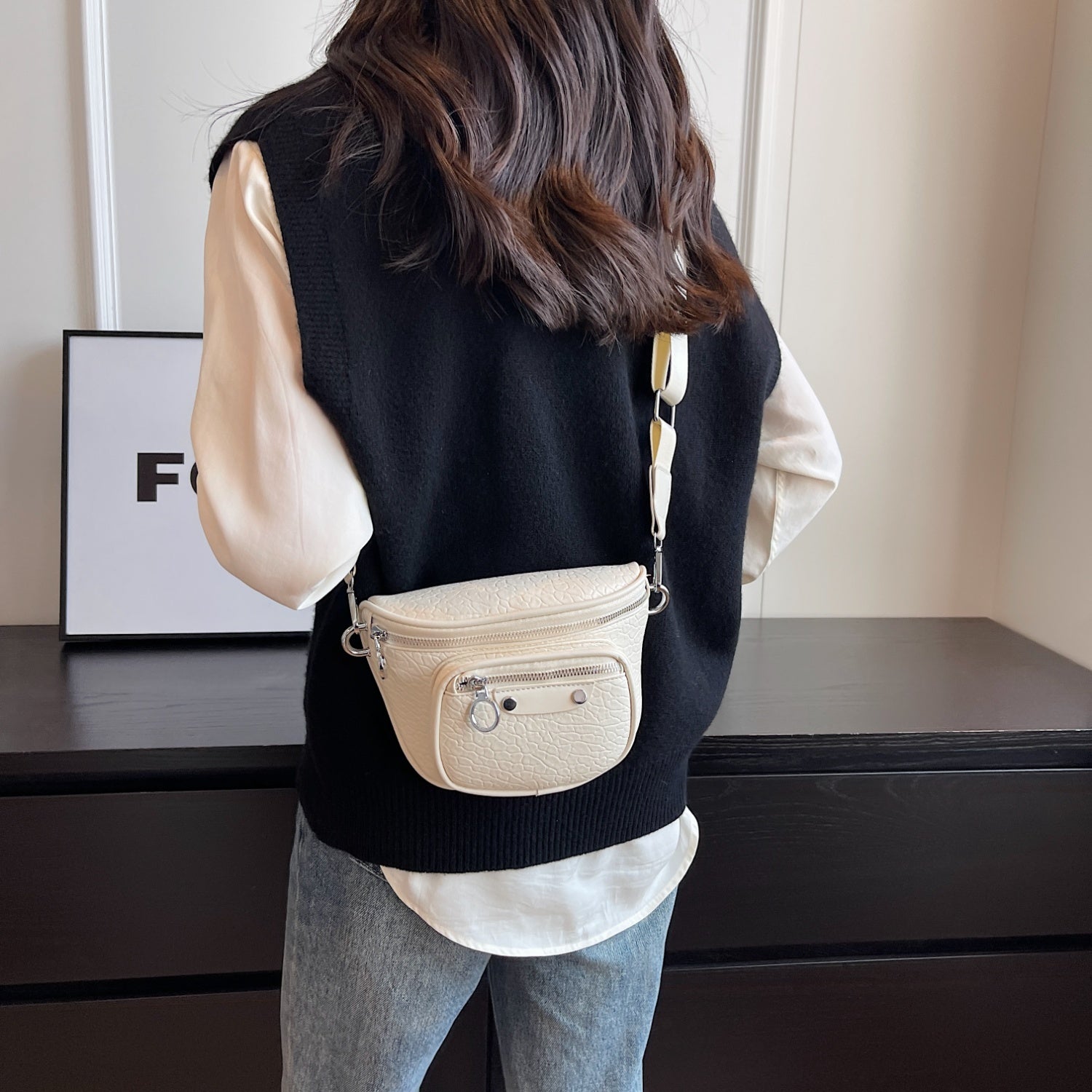Texture PU Leather Crossbody Bag - felvior