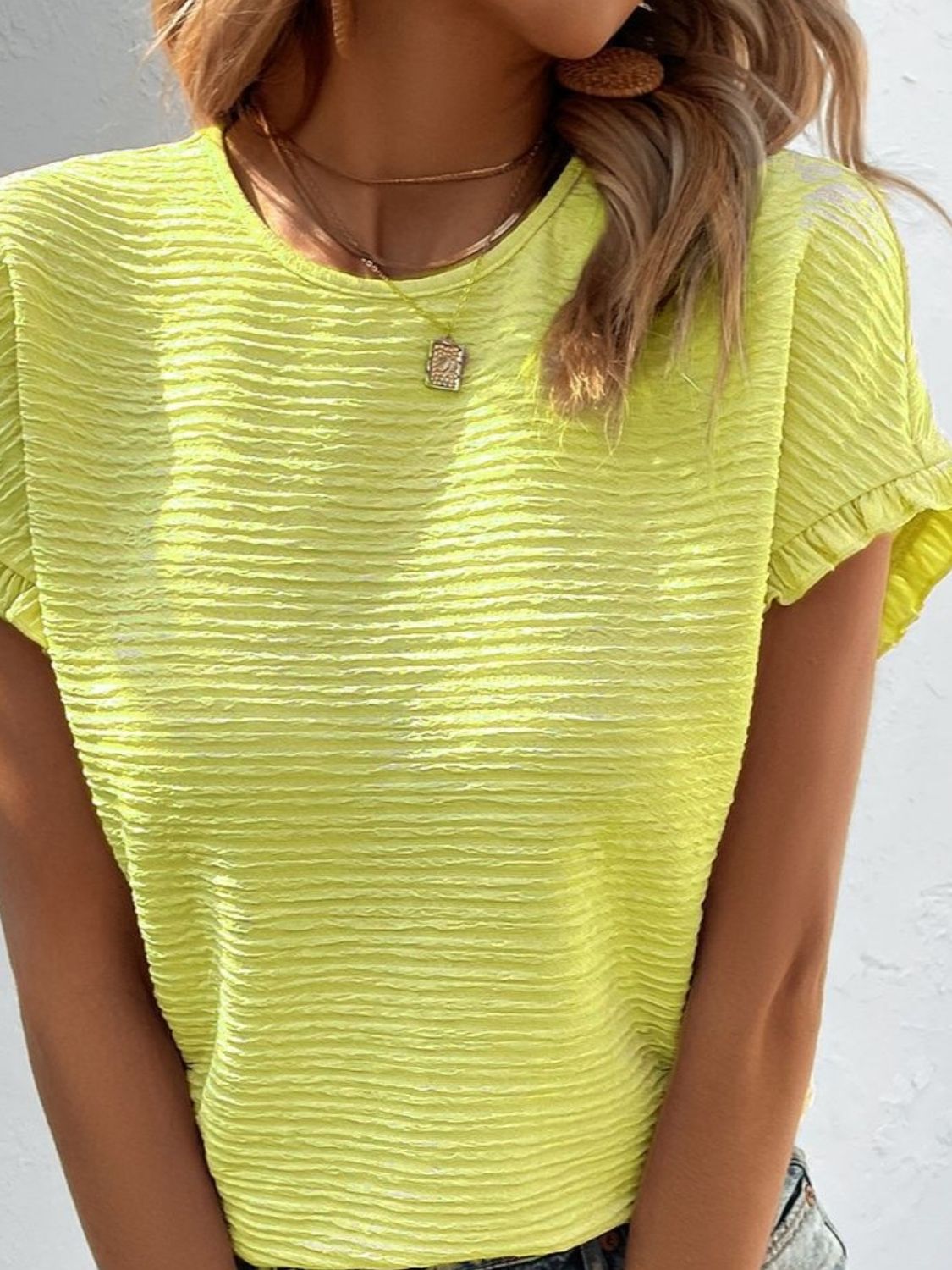 T-shirt texturé à manches courtes et col rond Image secondaire du produit