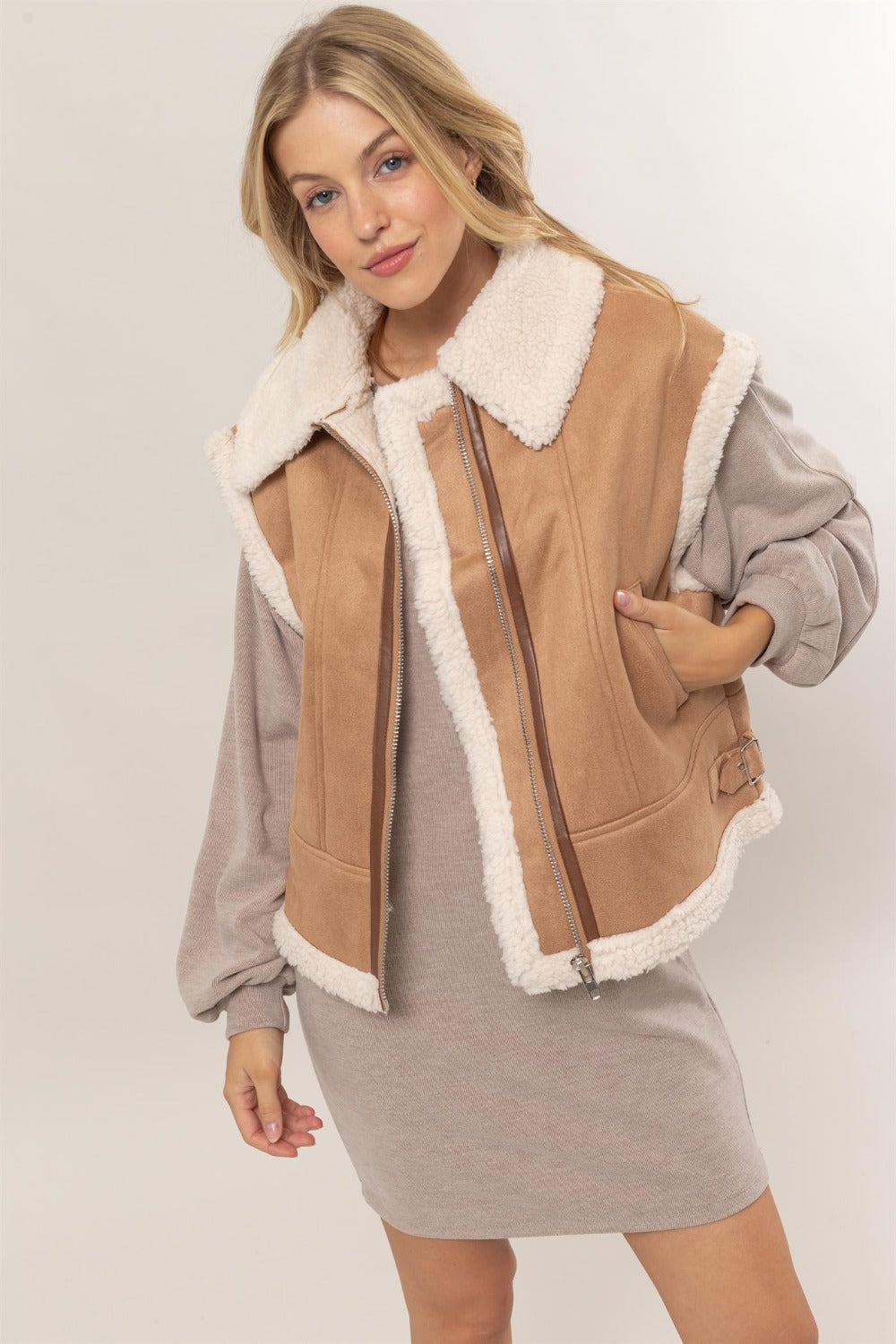 HYFVE Fur-Contrast Zip Up Suede Vest Hauptbild