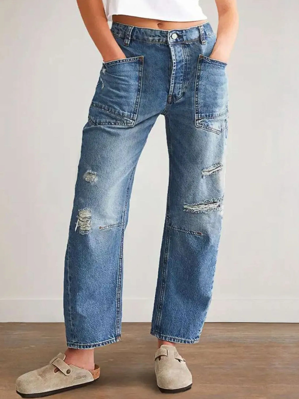 Distressed Jeans with Pockets