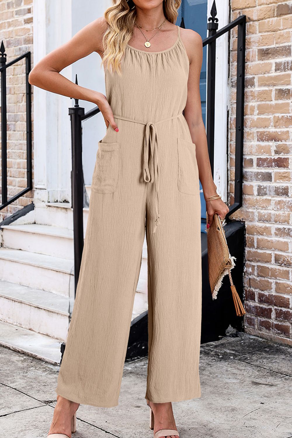 Spaghetti Strap Waist Tie Wide Leg Jumpsuit with Pockets Image principale du produit