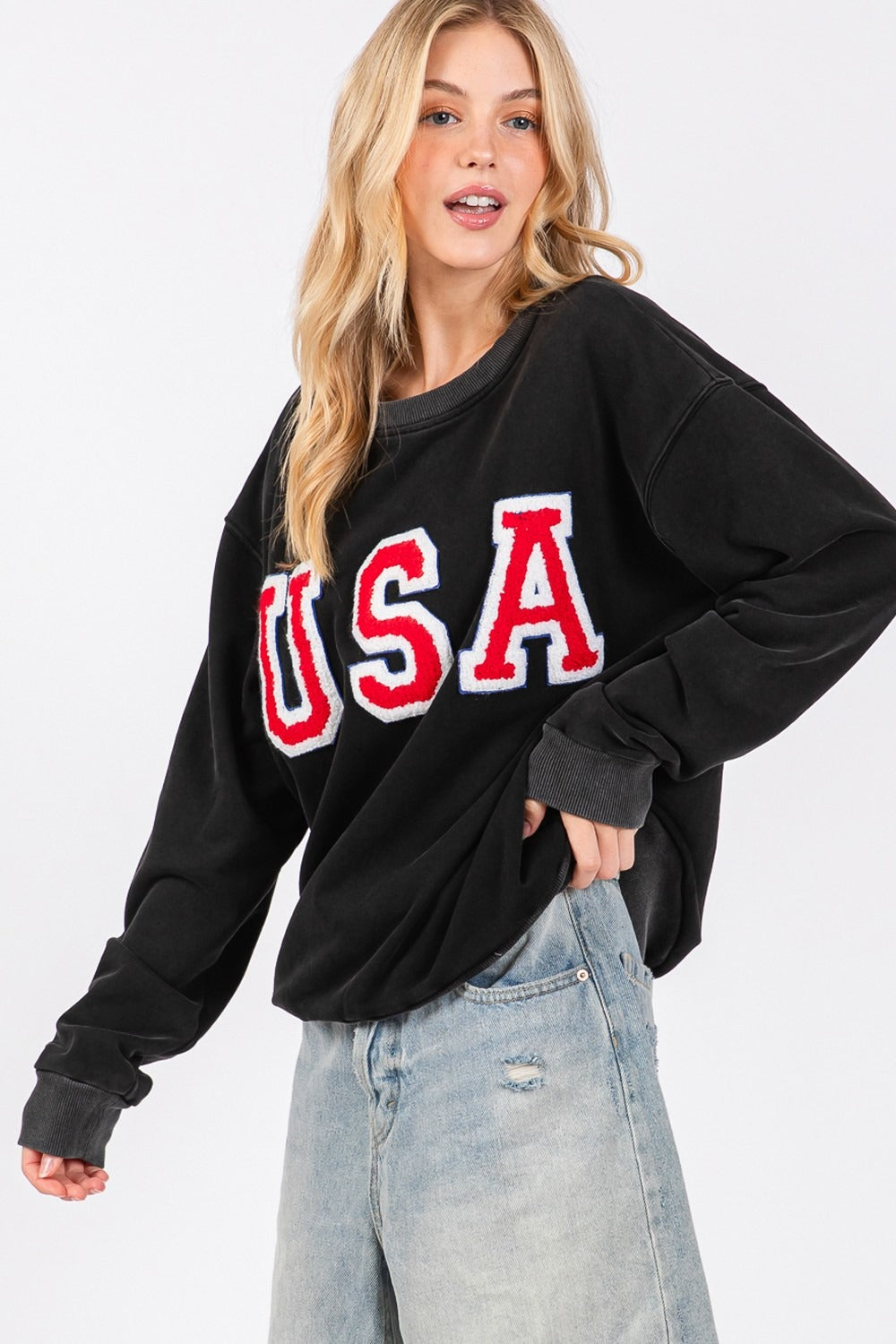 SAGE + FIG USA Letter Patch Round Neck Sweatshirt - felvior