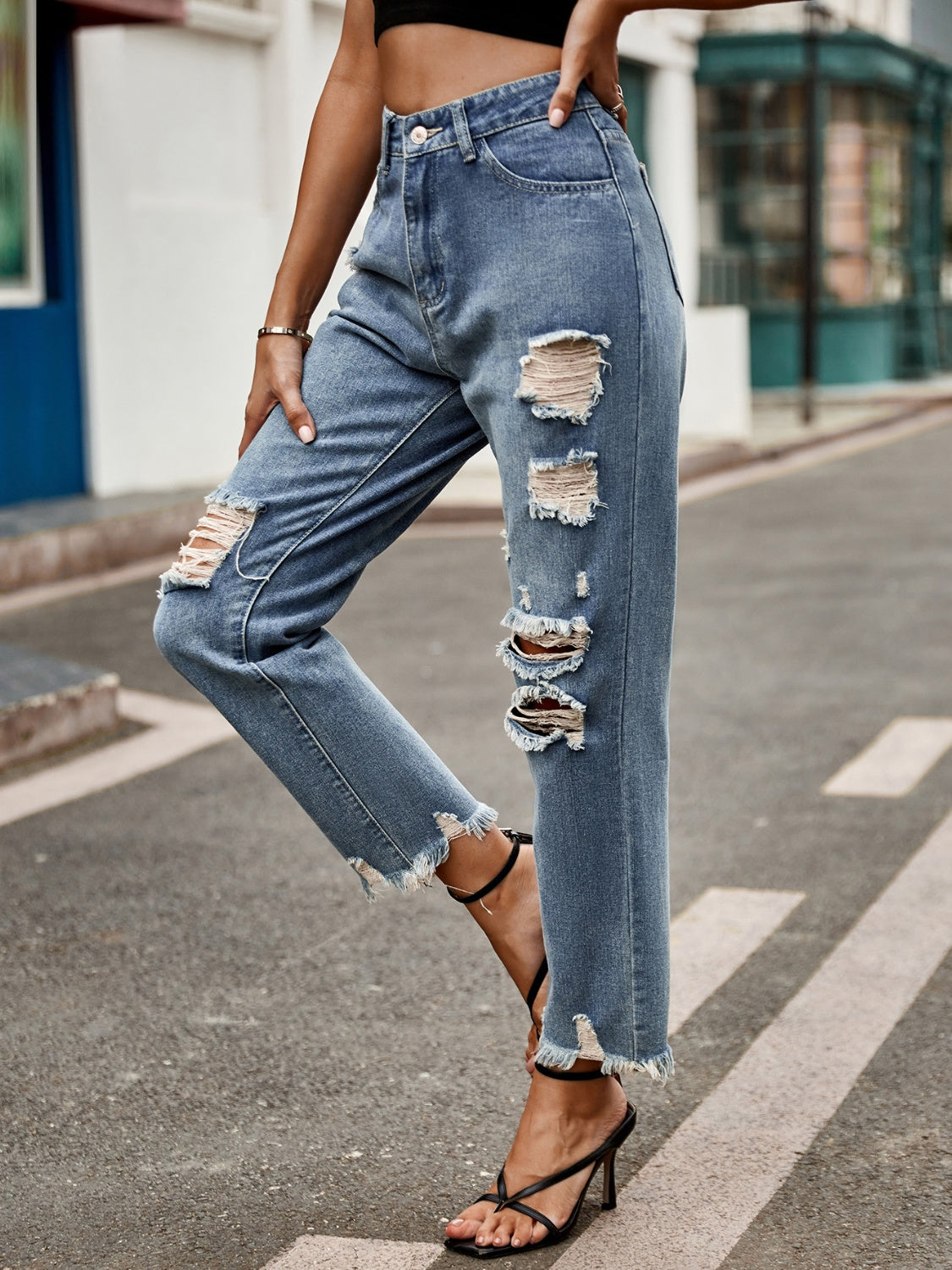 Distressed Raw Hem Jeans with Pockets - felvior