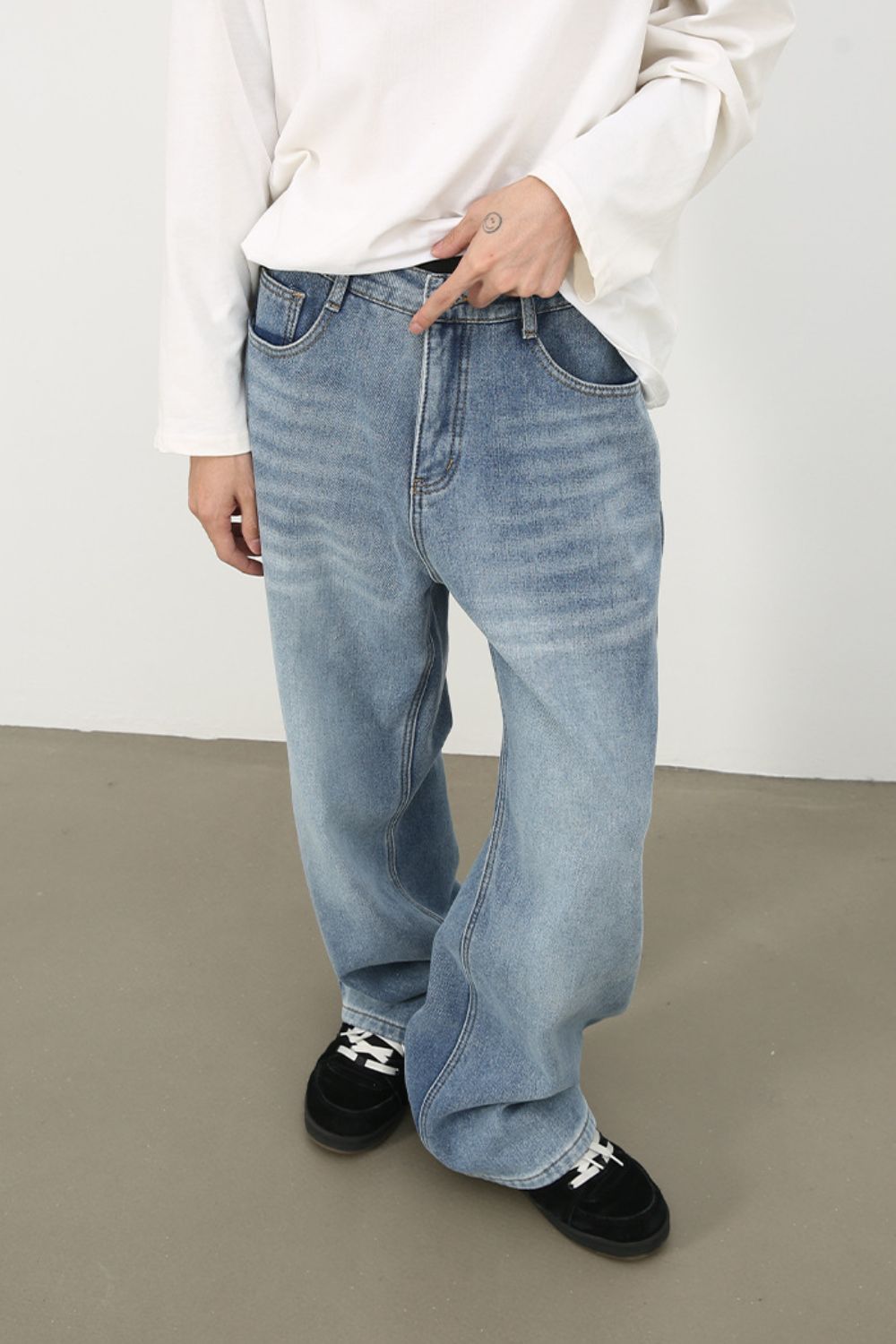 Men's Wide Leg Jeans