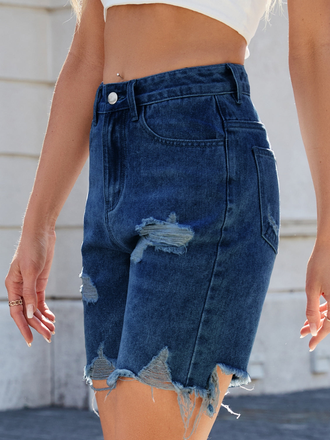 Distressed Raw Hem Denim Shorts - felvior