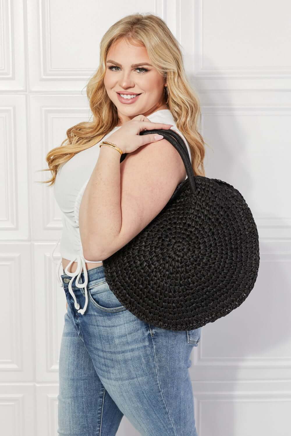 Justin Taylor Beach Date Straw Rattan Handbag in Black Image secondaire du produit