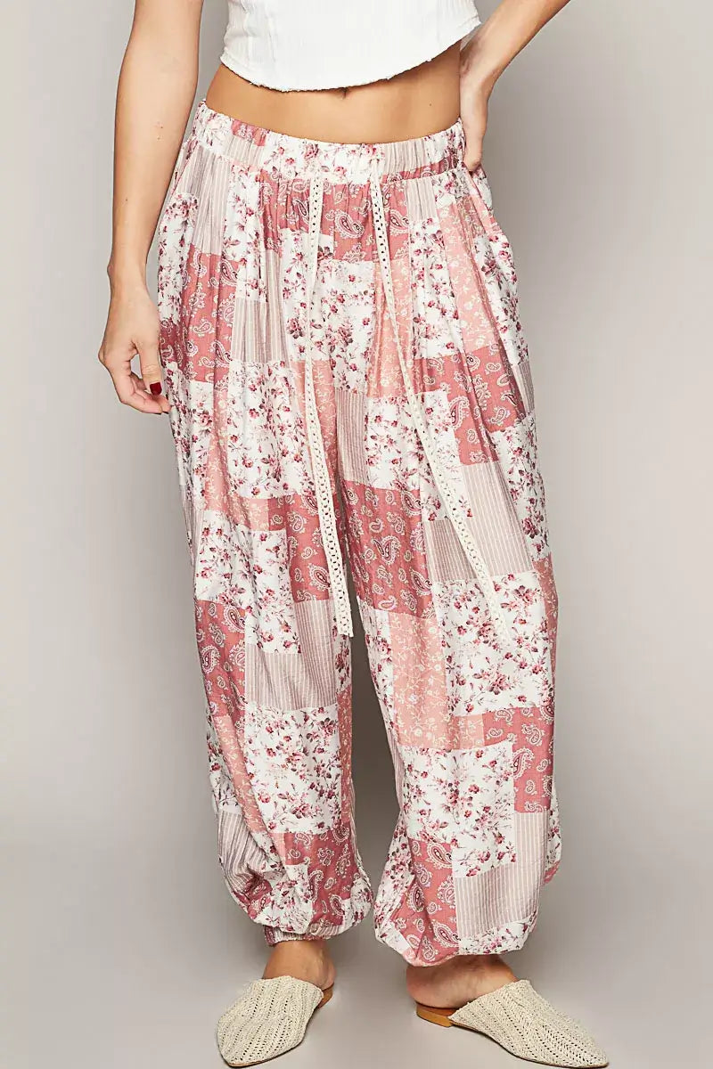 POL Drawstring Floral Patchwork Wide leg Pants Image principale du produit