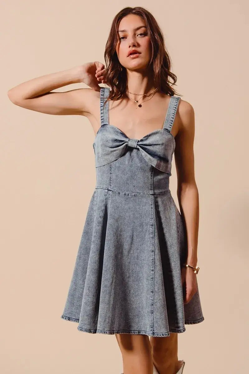 SO ME Mineral Washed Bow Ribbon Denim Flare Dress Hauptbild
